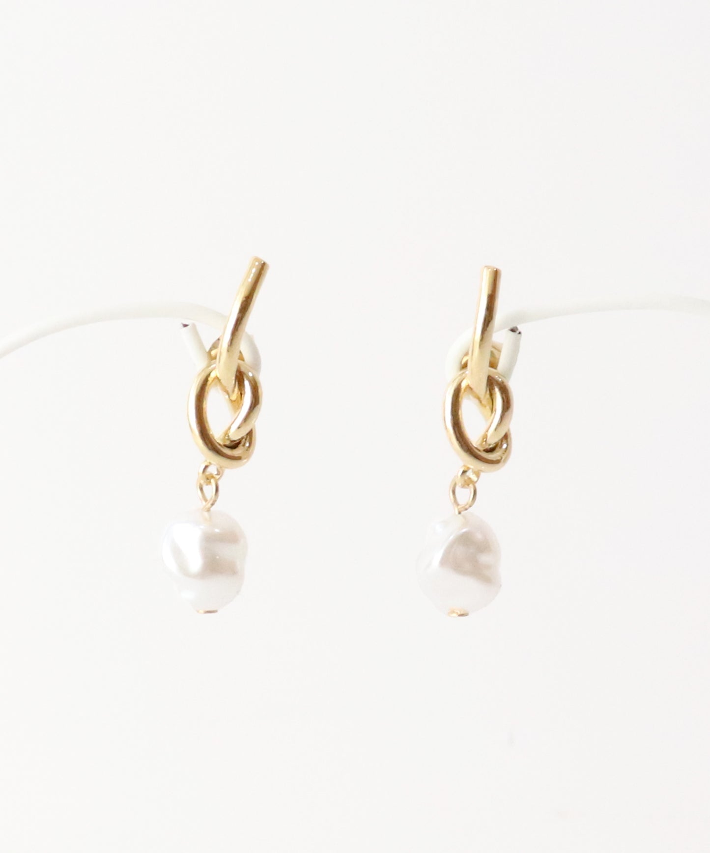 淡水パールノットピアス【ネコポス】