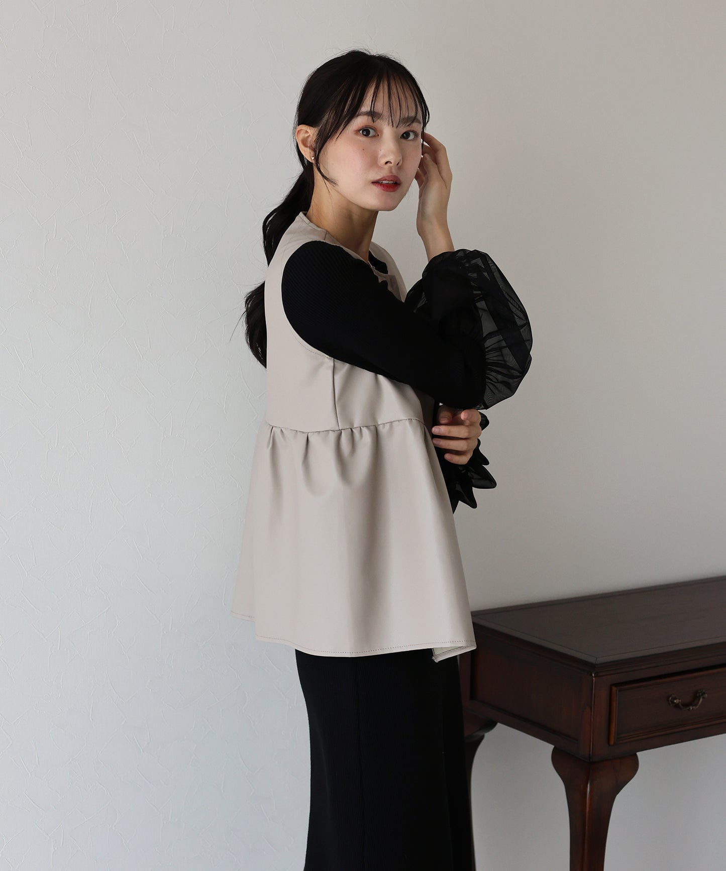 【TIME SALE】フェイクレザーペプラムベスト
