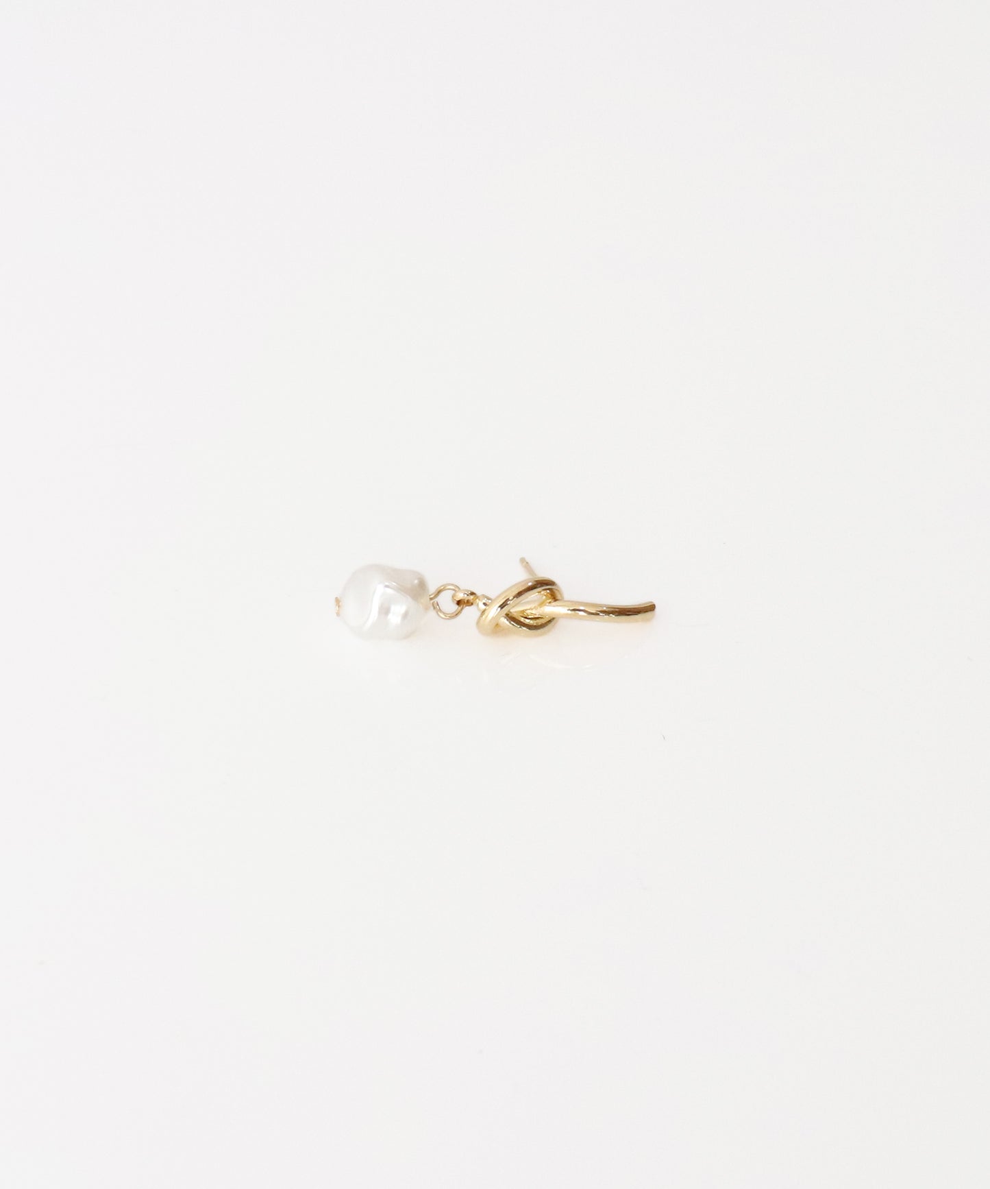 淡水パールノットピアス【ネコポス】