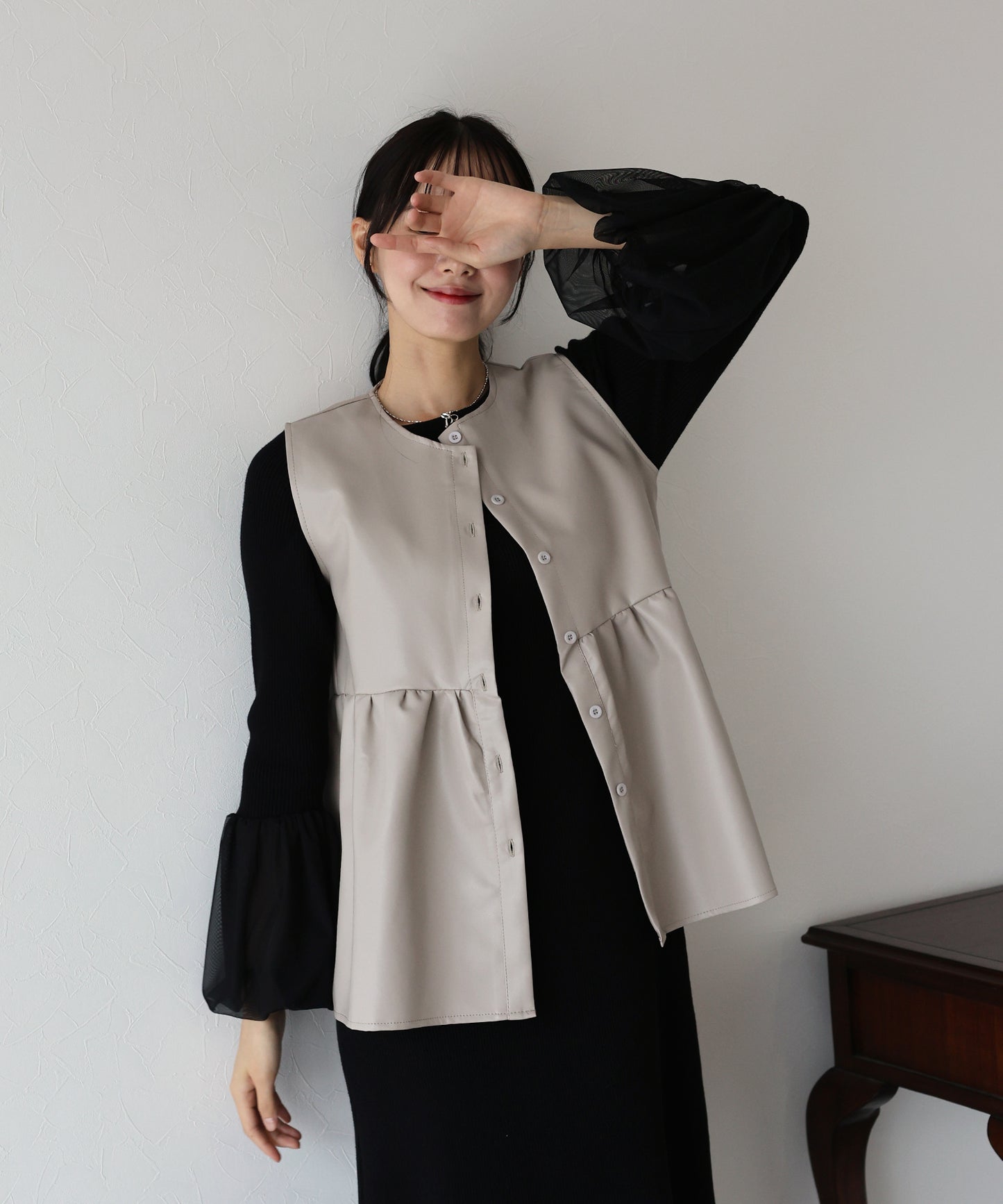 【TIME SALE】フェイクレザーペプラムベスト