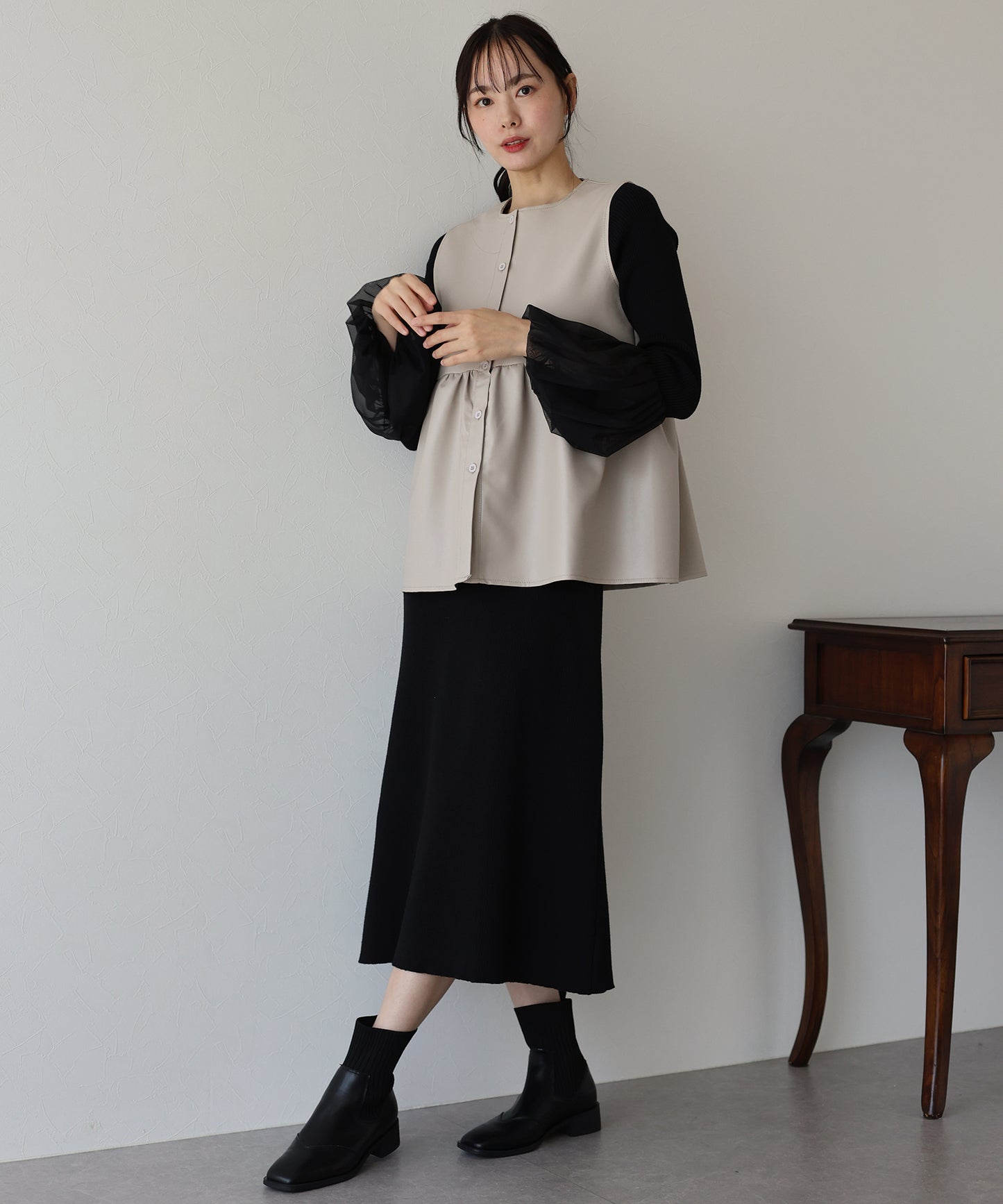 【TIME SALE】フェイクレザーペプラムベスト