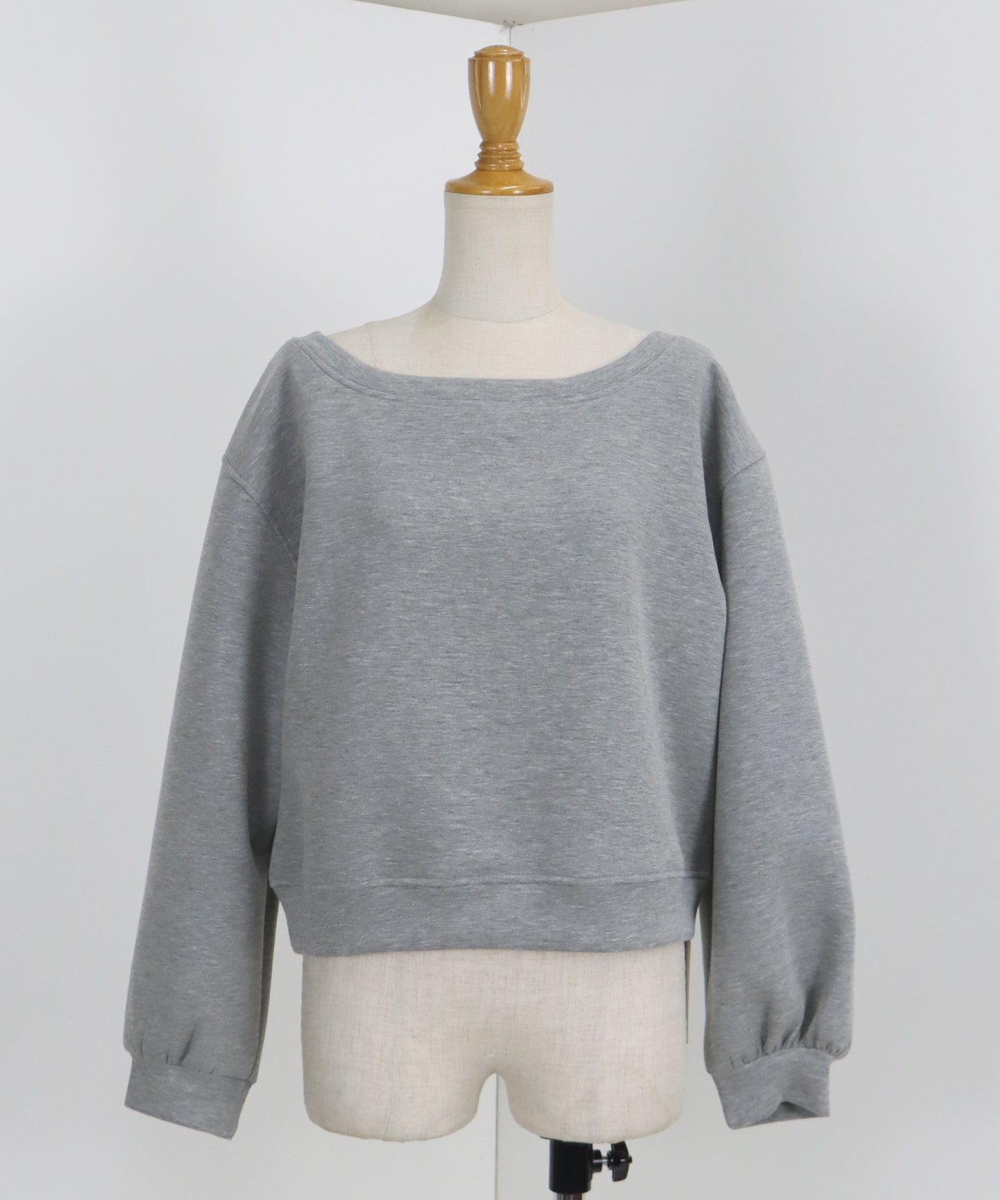 【SALE】オフショルダースウェット