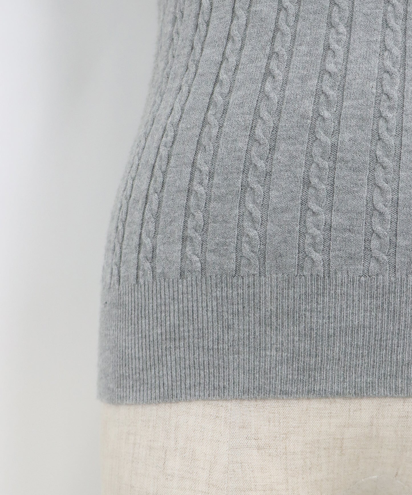 半袖ケーブルニット