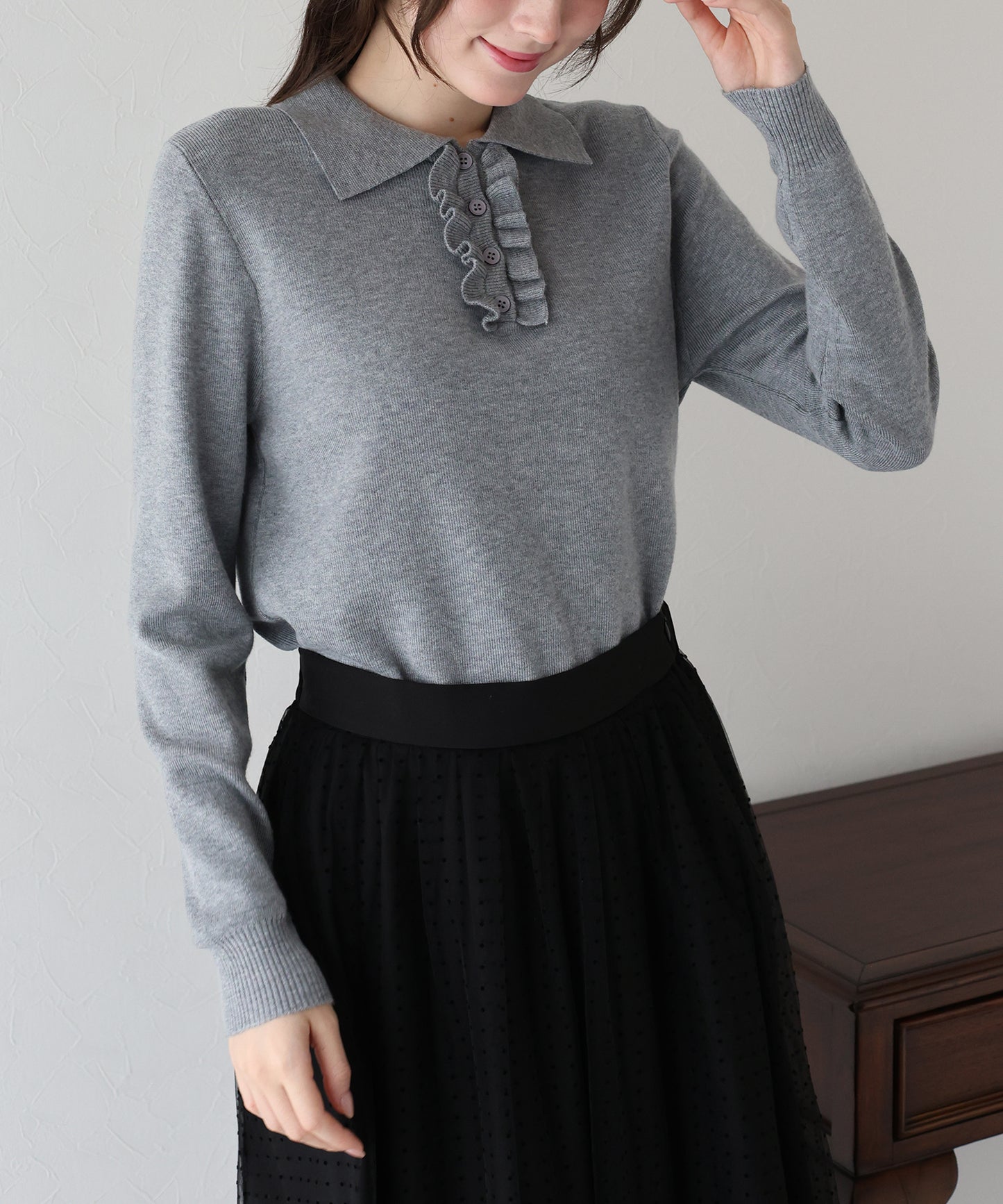 ウール混フロントフリルポロニット