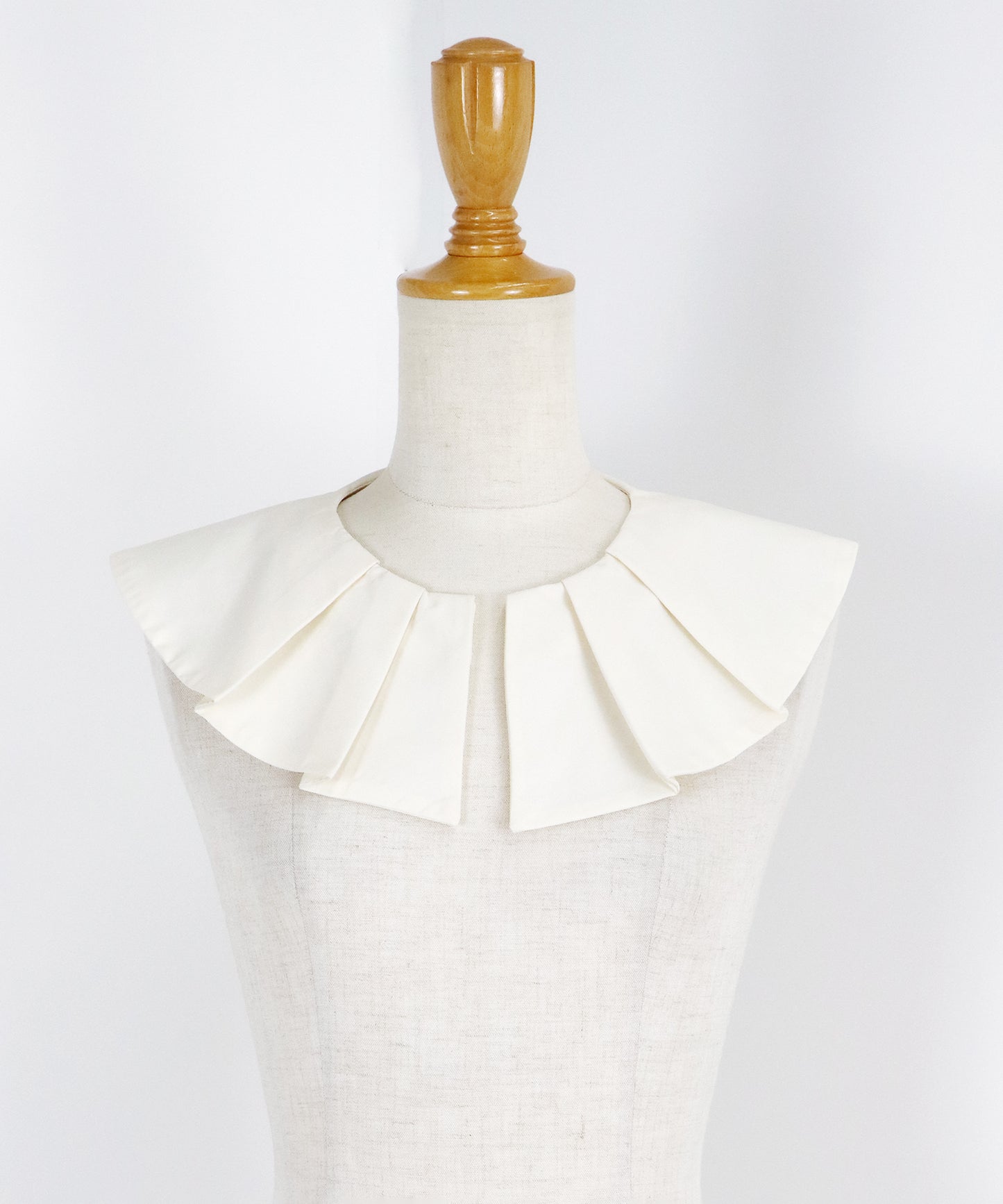 2WAYフリル襟付きニット