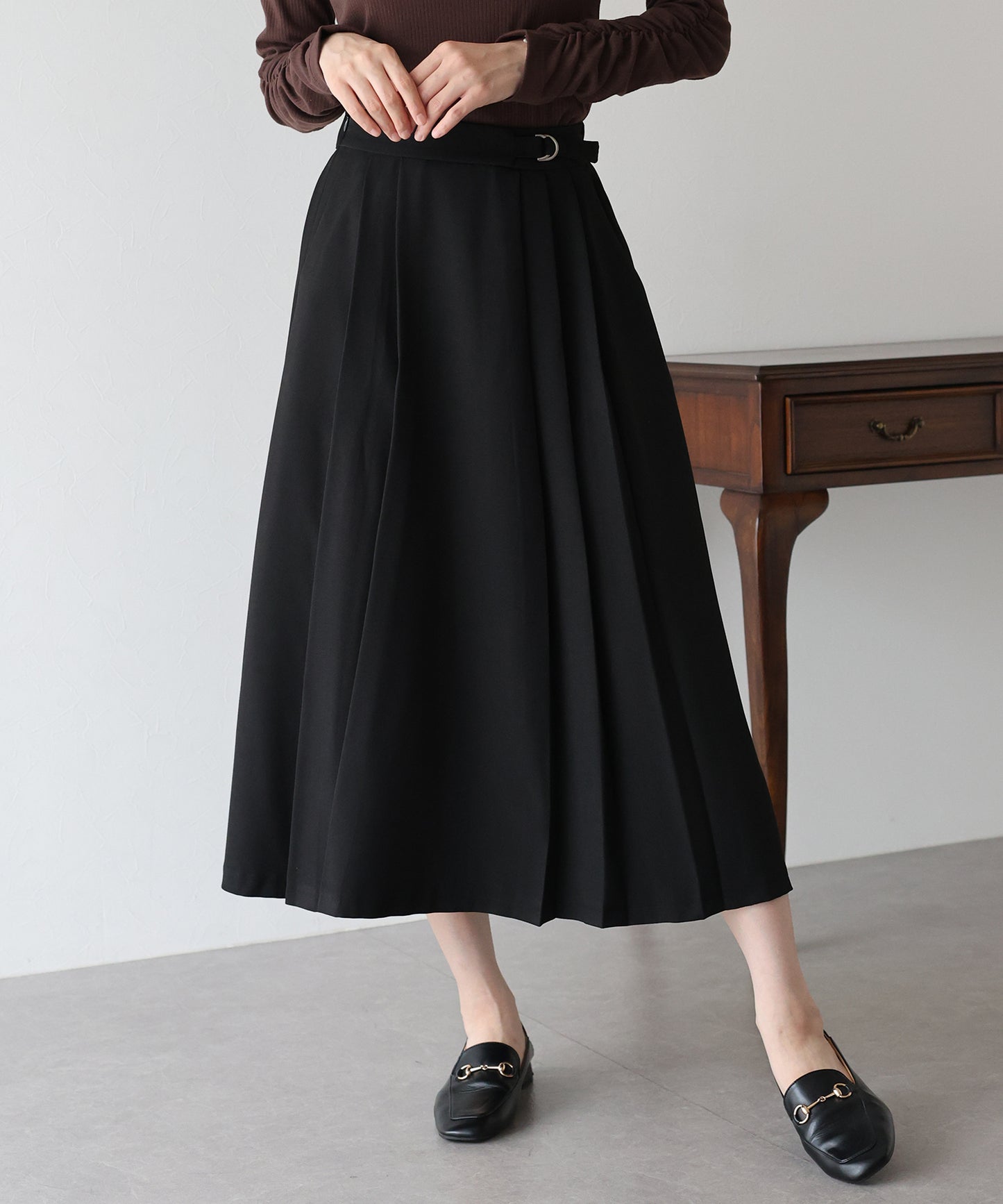 サイドベルトプリーツスカート