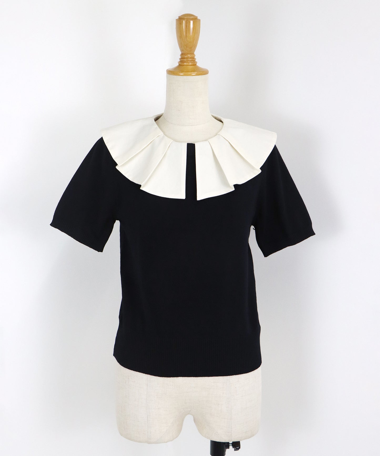 2WAYフリル襟付きニット