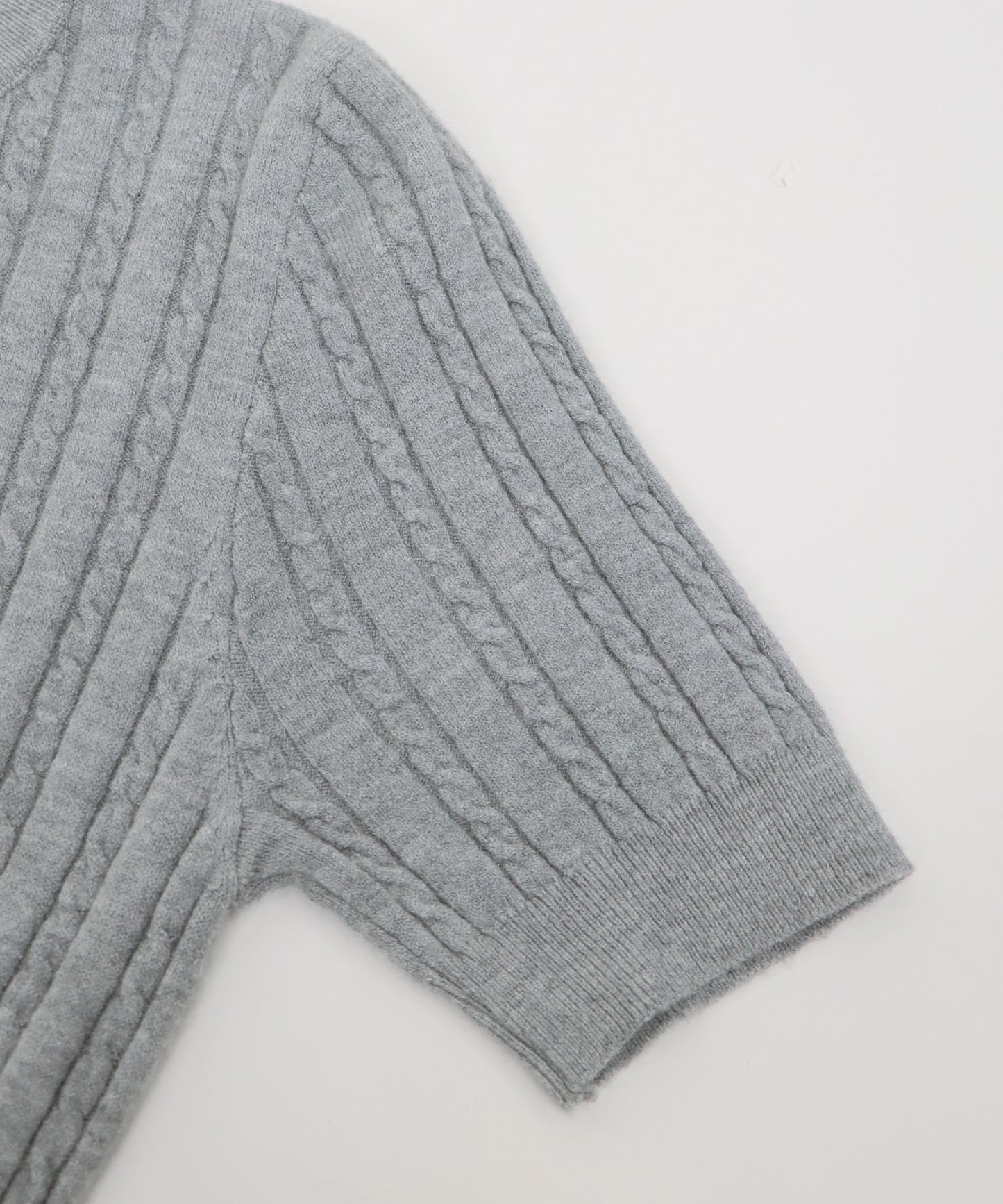 半袖ケーブルニット