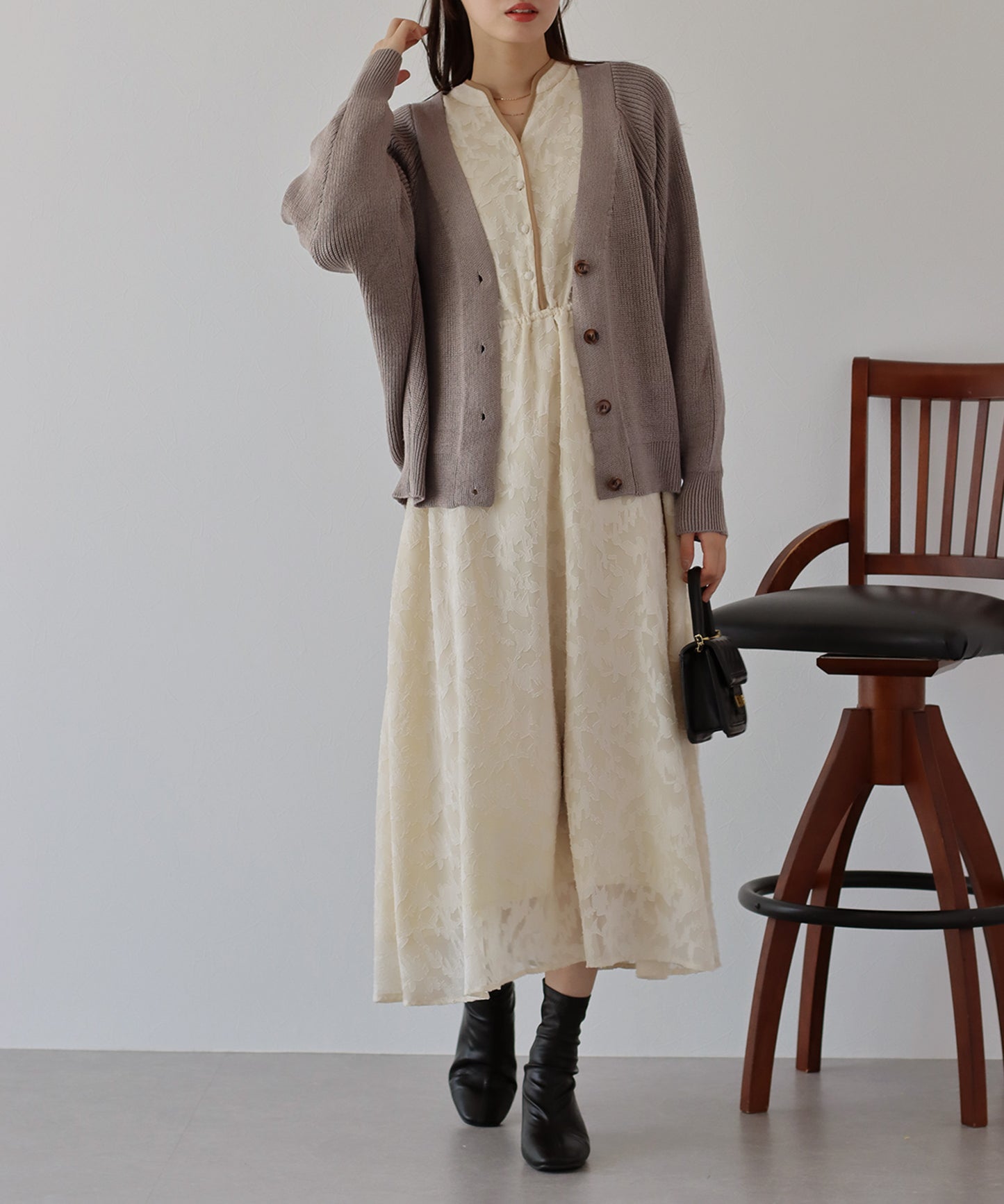 【SALE】なめらかざっくりVネックカーディガン