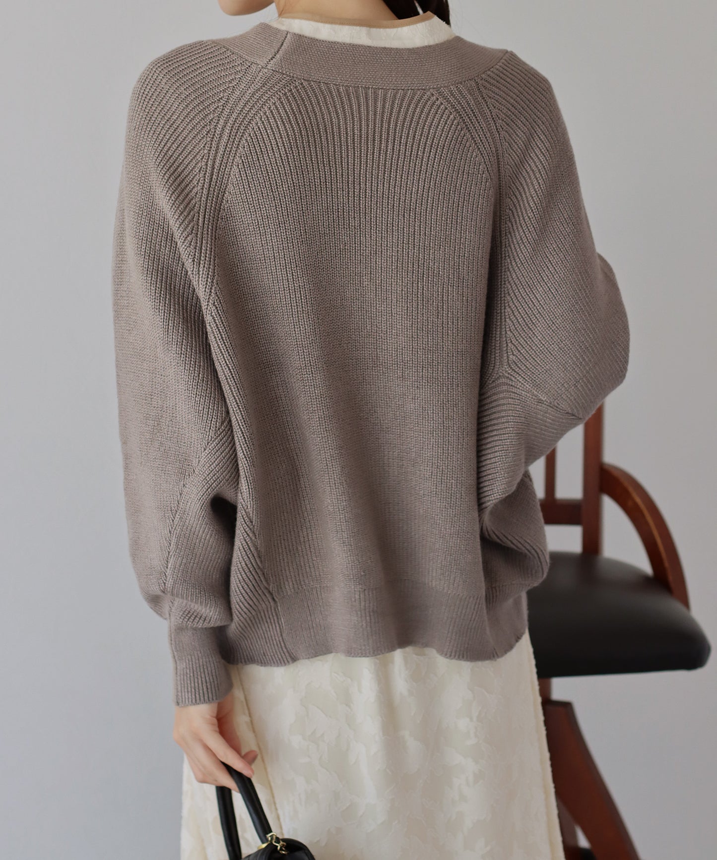 【SALE】なめらかざっくりVネックカーディガン