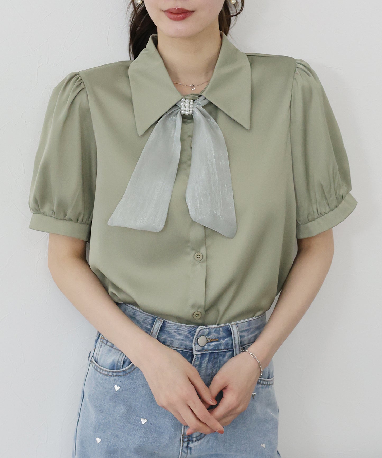 【新商品限定5%OFF(木)】半袖パールデザインブラウス【ネコポス】