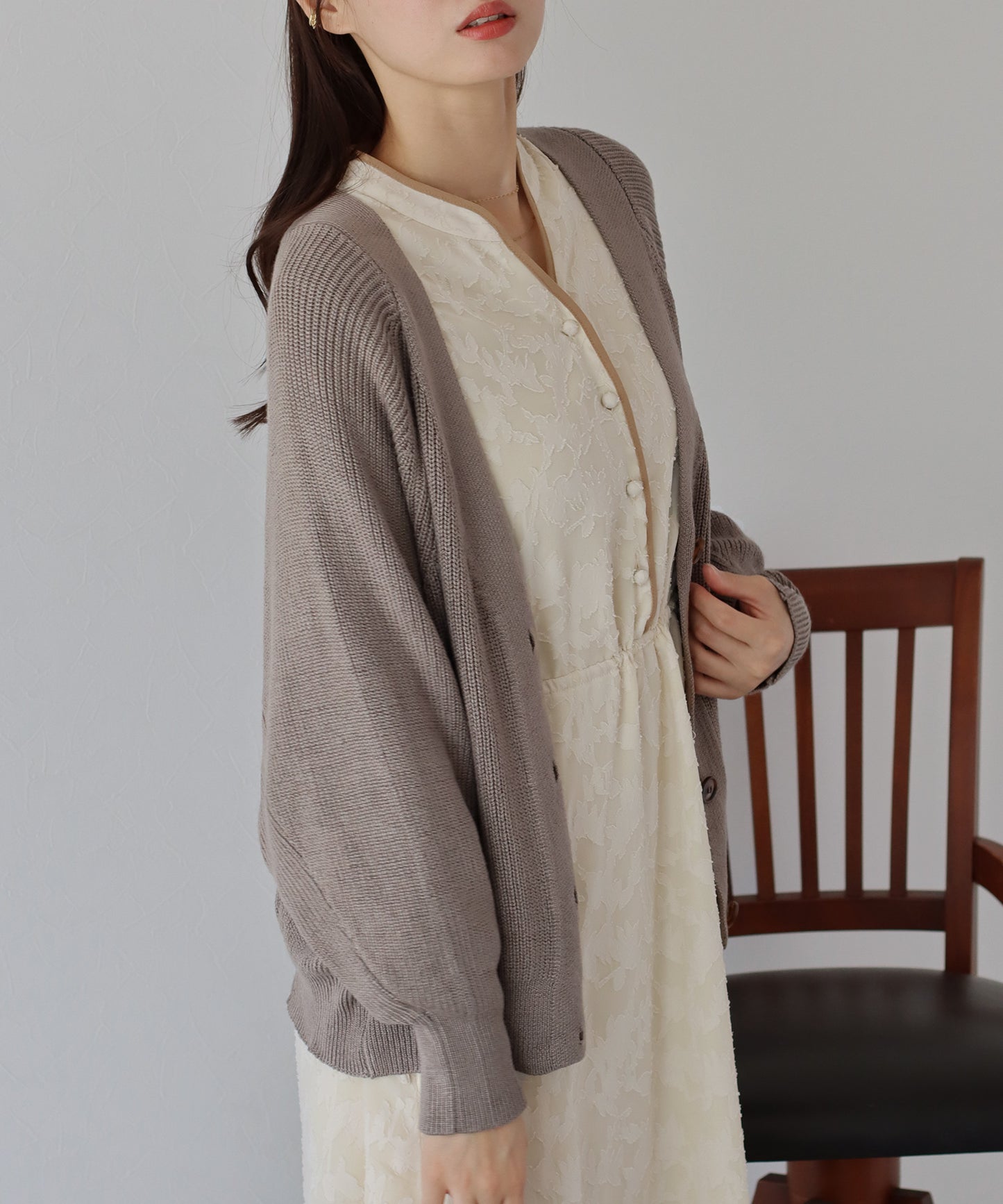 【SALE】なめらかざっくりVネックカーディガン