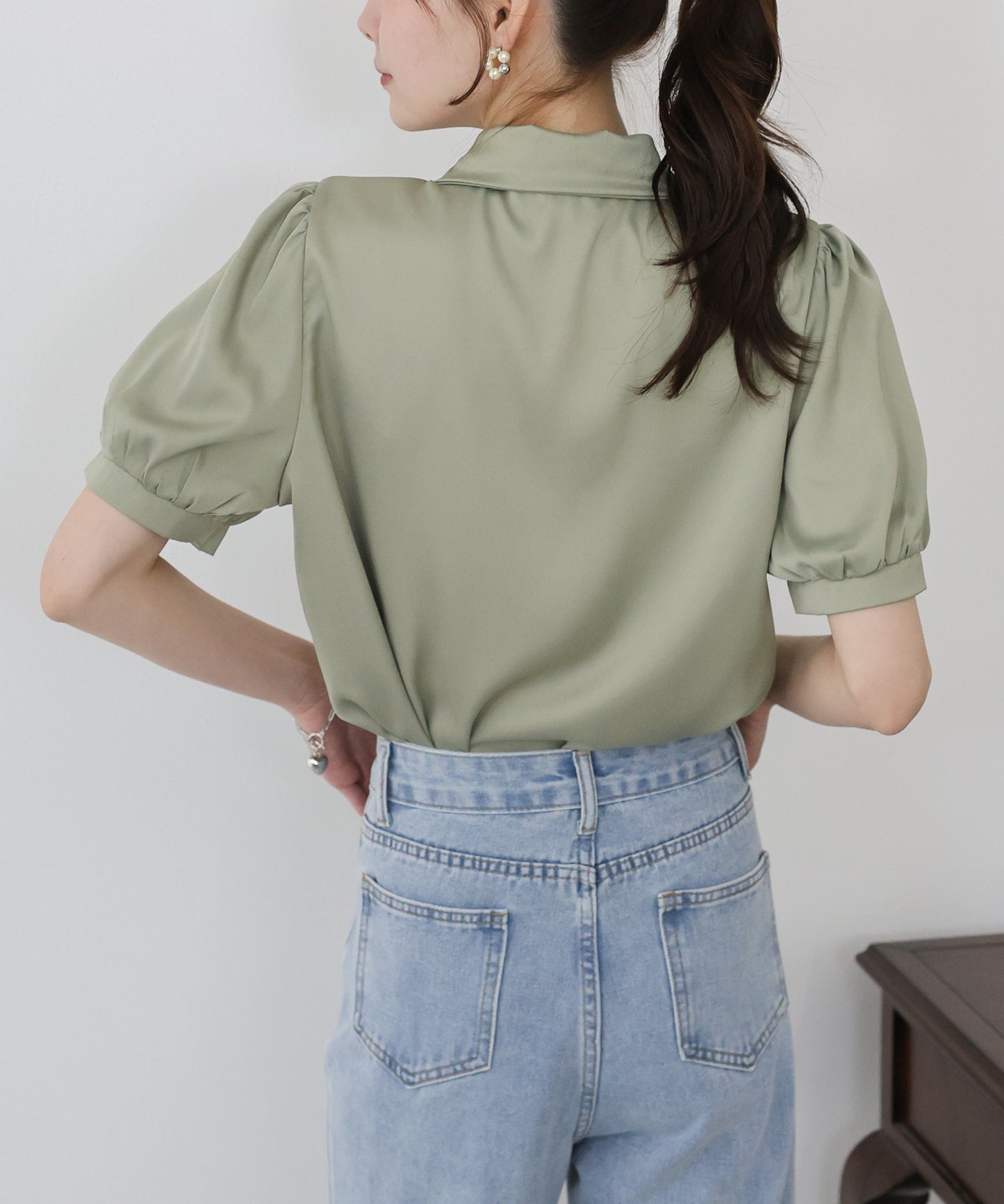 【新商品限定5%OFF(木)】半袖パールデザインブラウス【ネコポス】