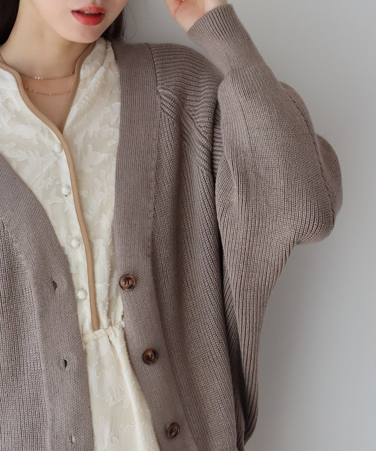 【SALE】なめらかざっくりVネックカーディガン