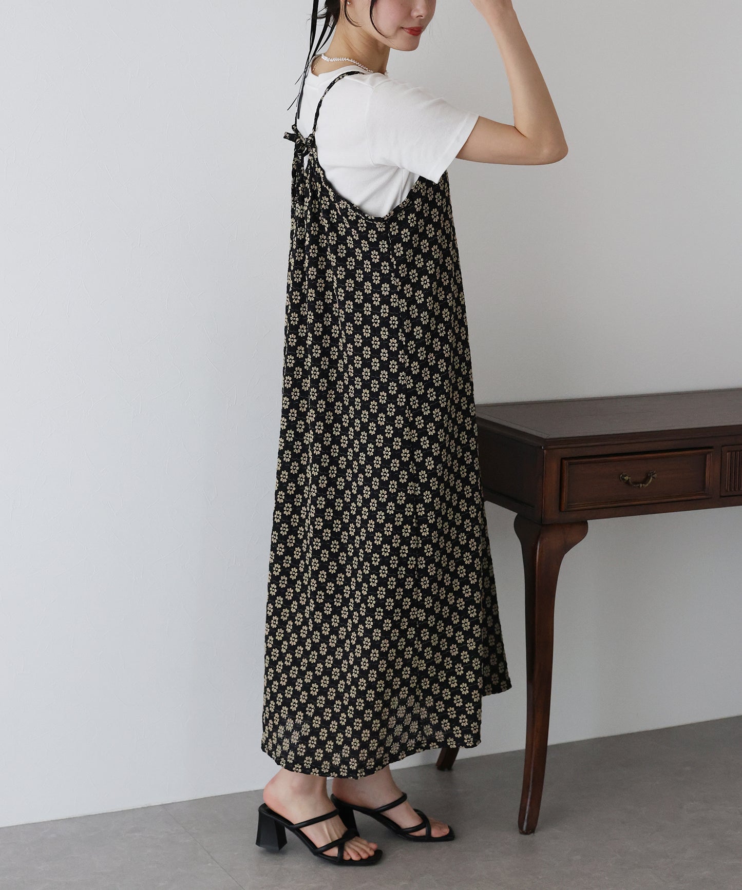 フラワーレースキャミワンピース