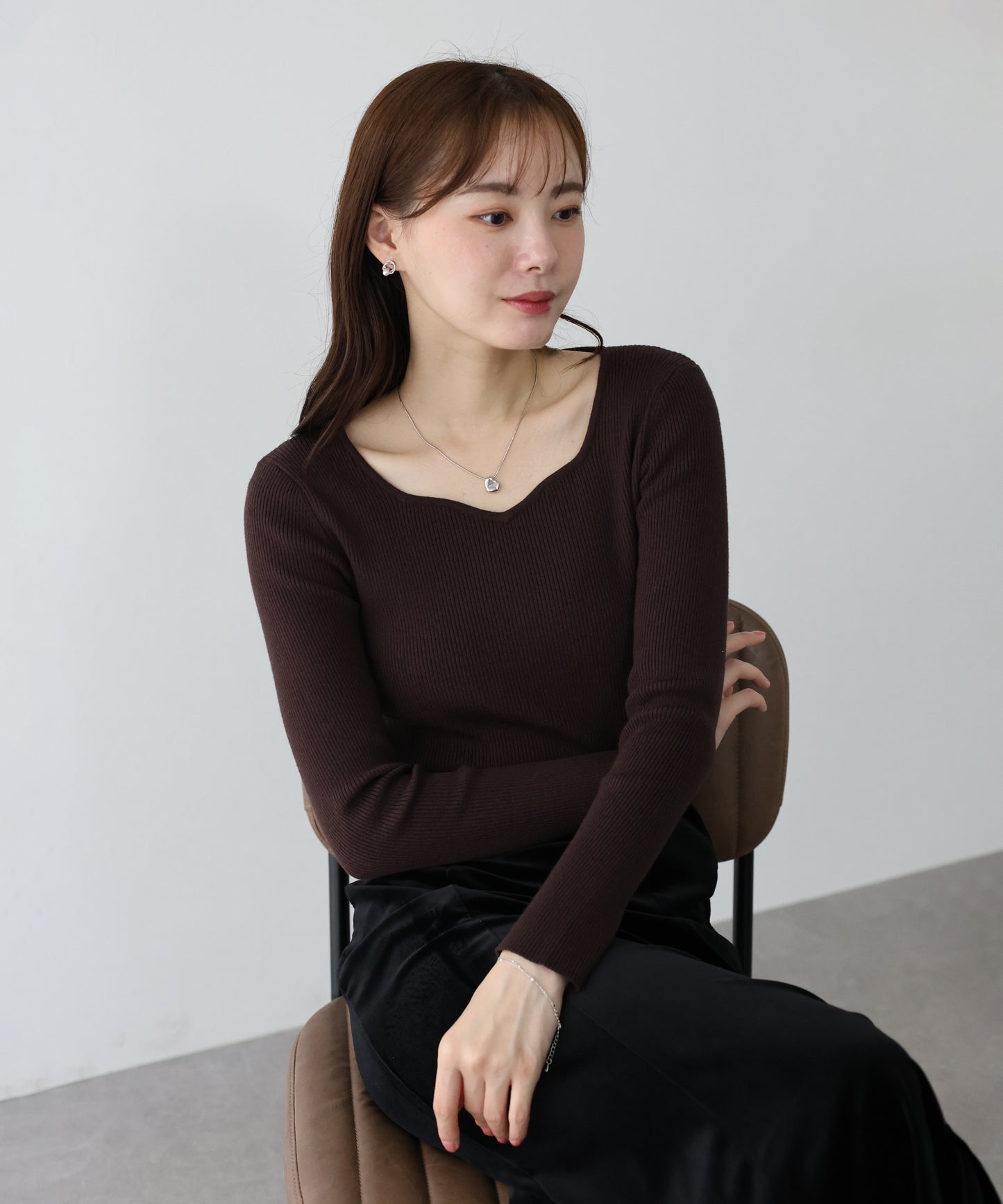【早割5%OFF】ハートネックリブニット