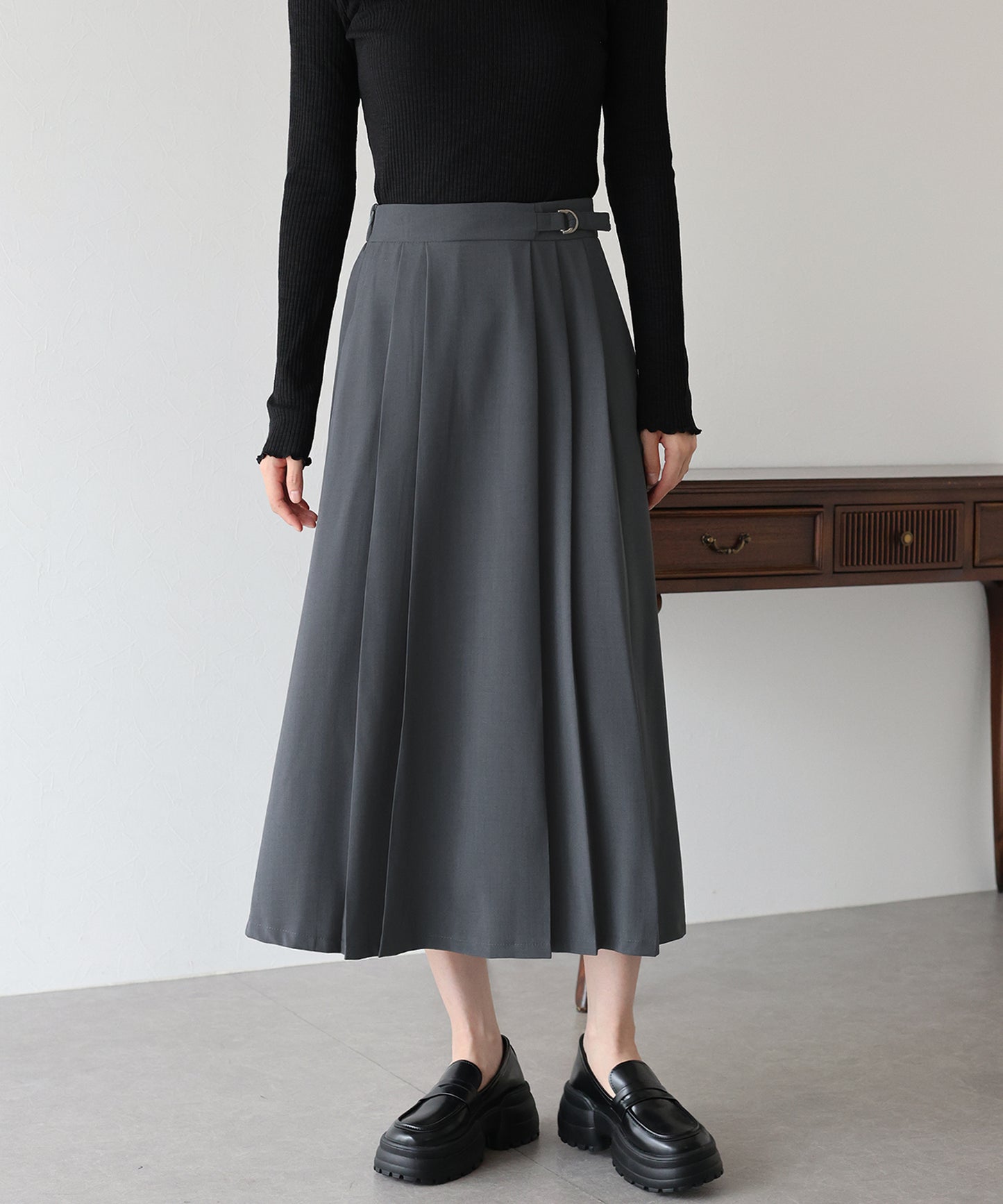 サイドベルトプリーツスカート