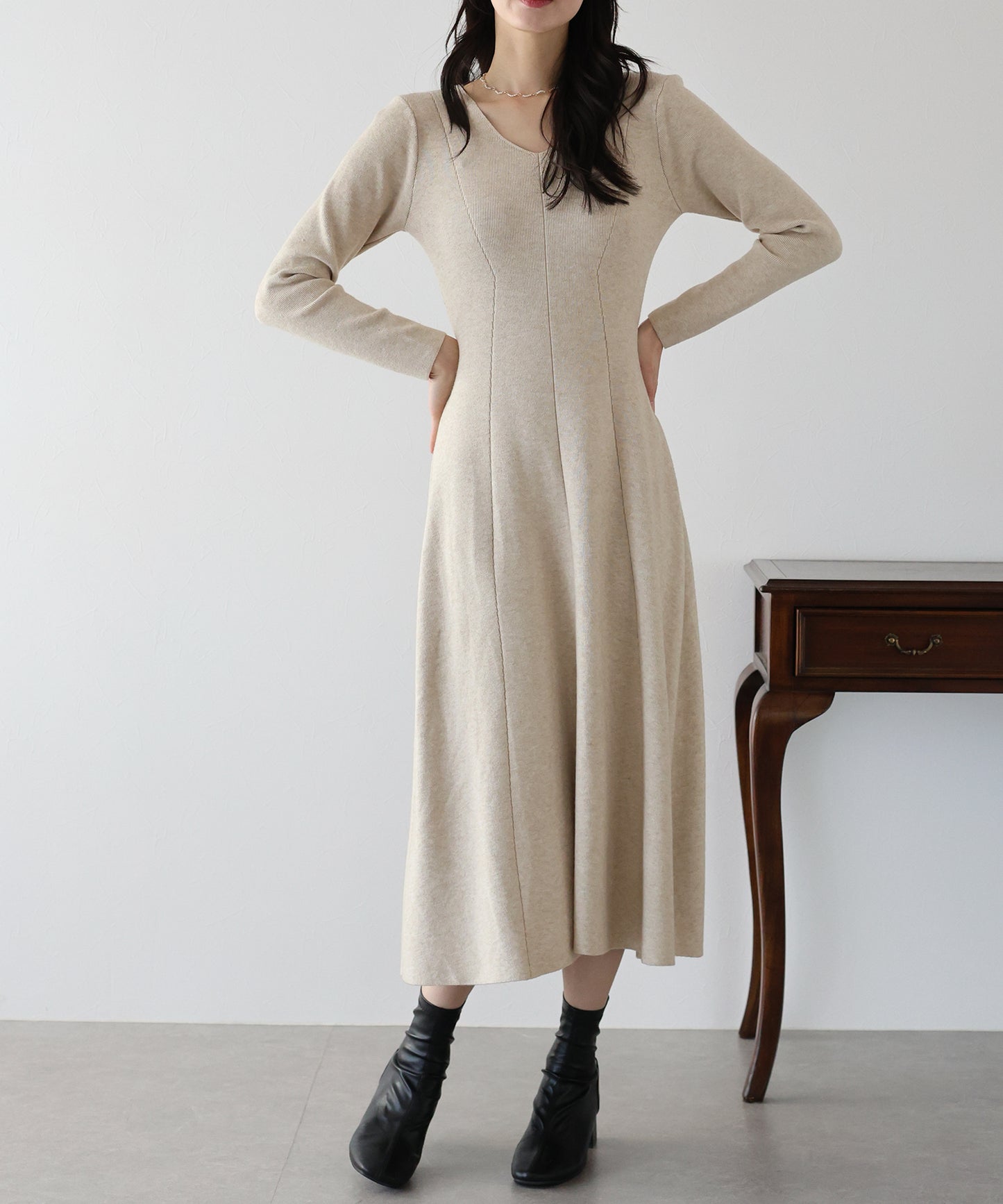 【TIME SALE】Vネックシェイプニットワンピース