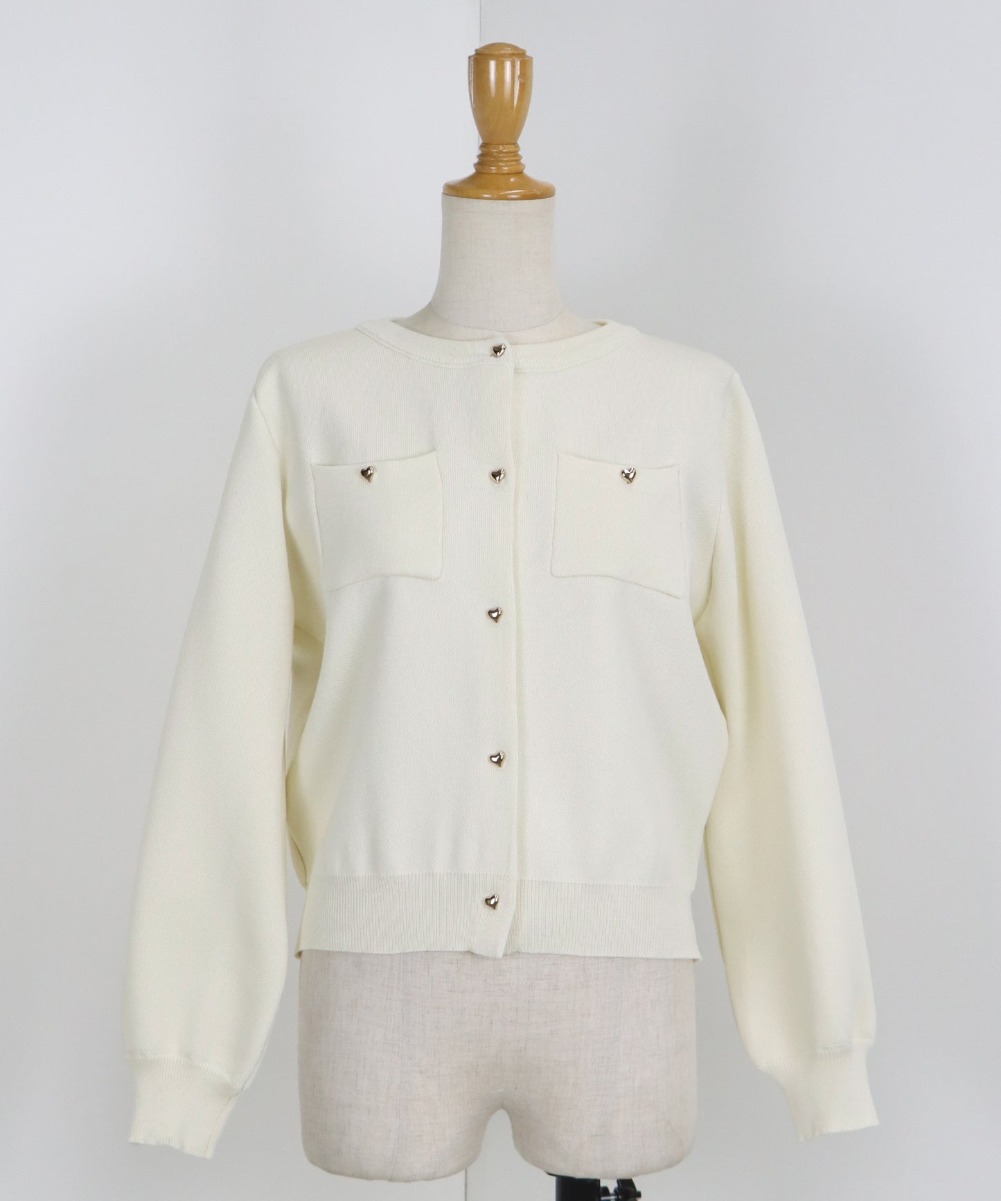 【SALE】ぷっくりハートボタンポリニットカーディガン