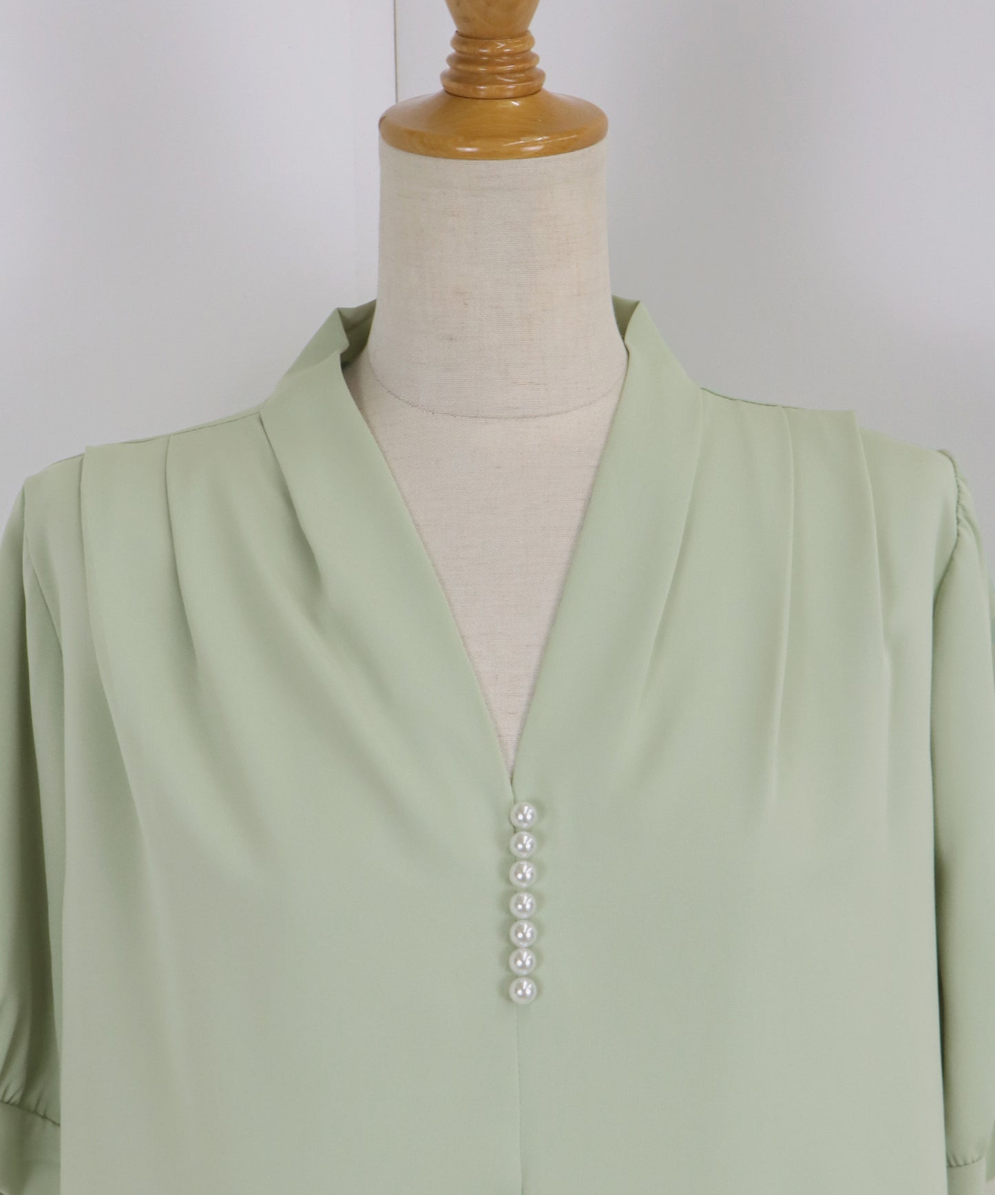 【SALE】パールラインVネックブラウス【ネコポス】