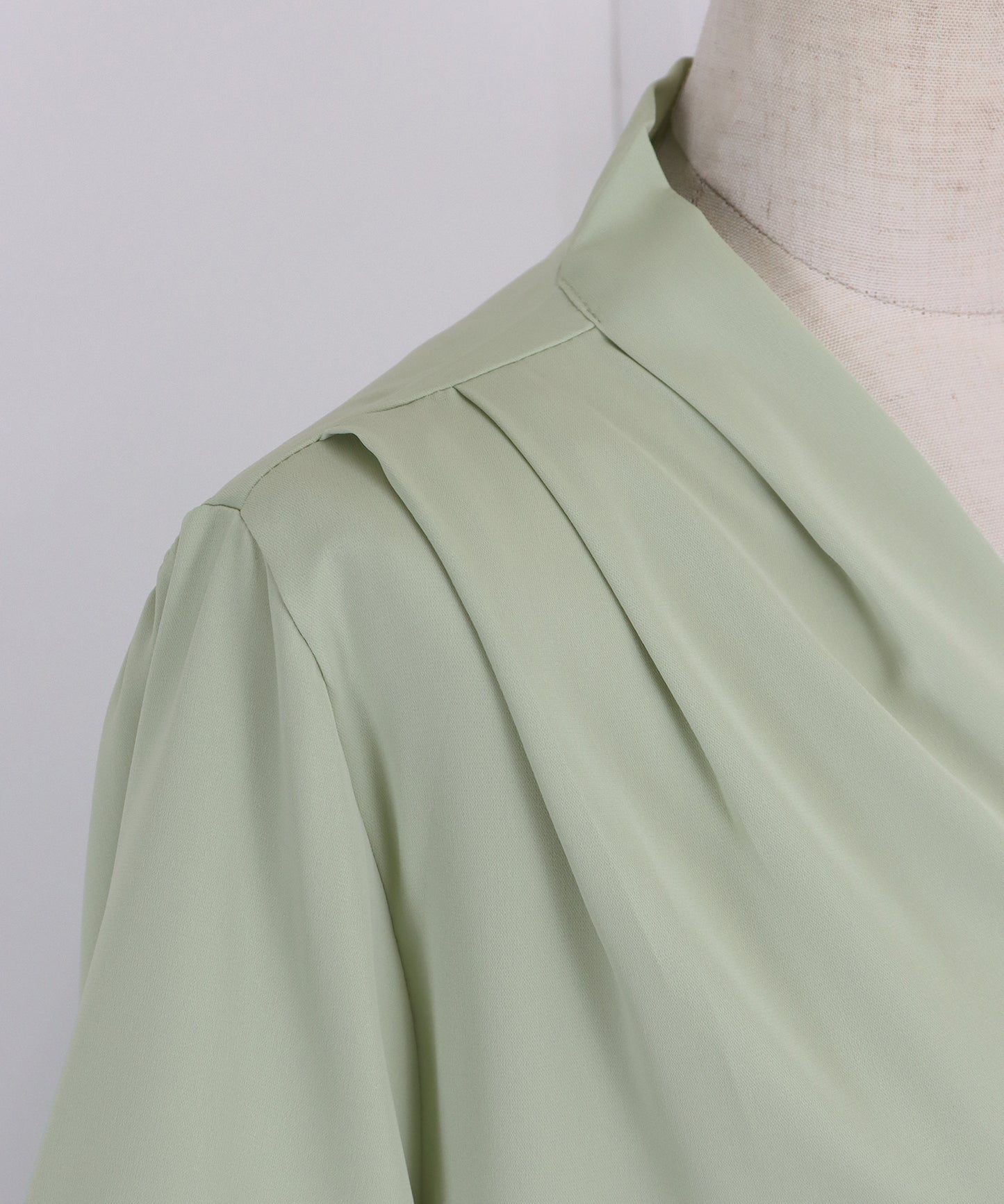 【SALE】パールラインVネックブラウス【ネコポス】