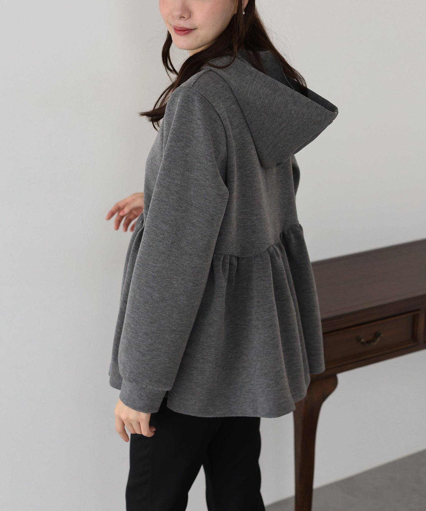 【早割5%OFF】ペプラムパーカー