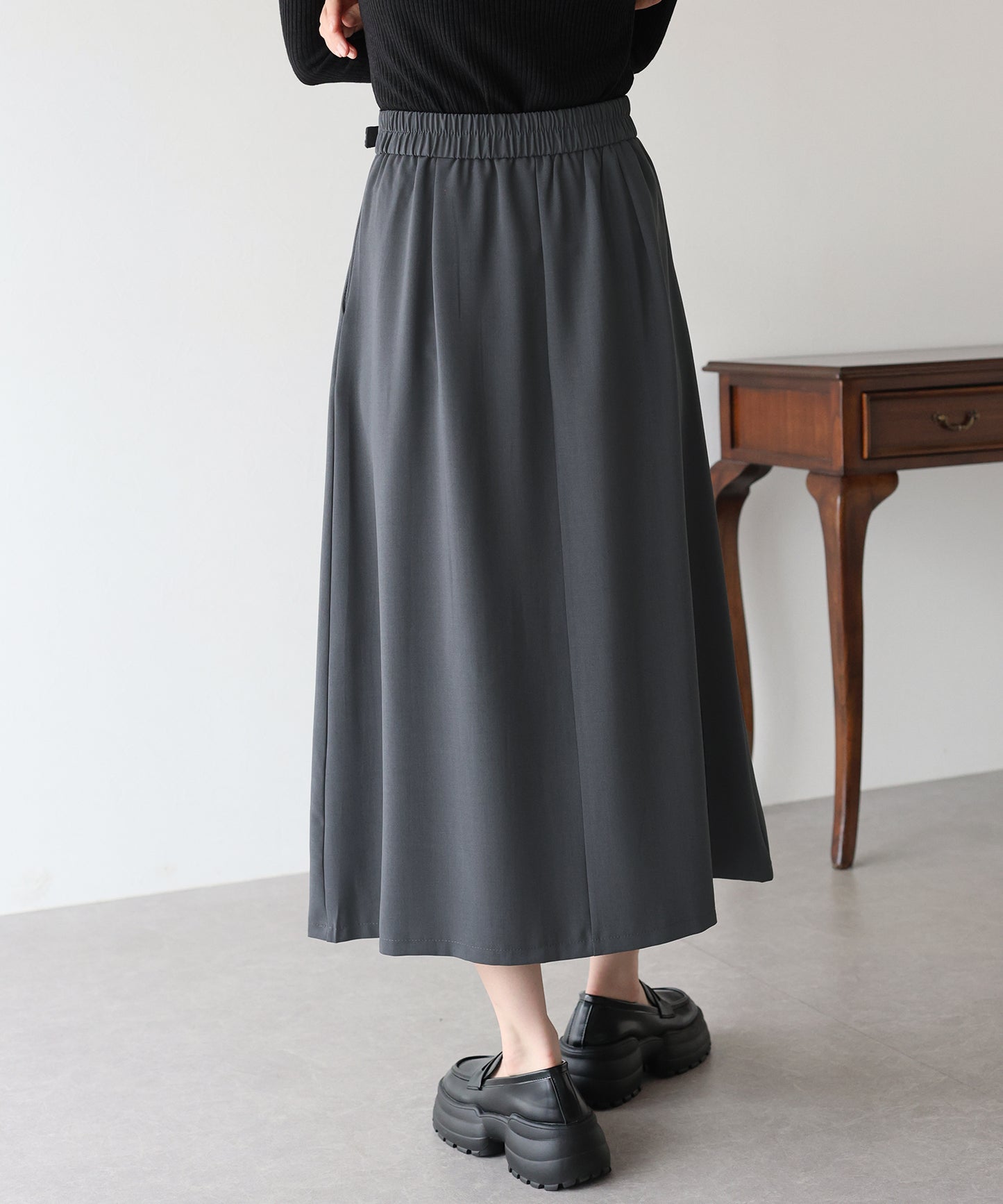 サイドベルトプリーツスカート