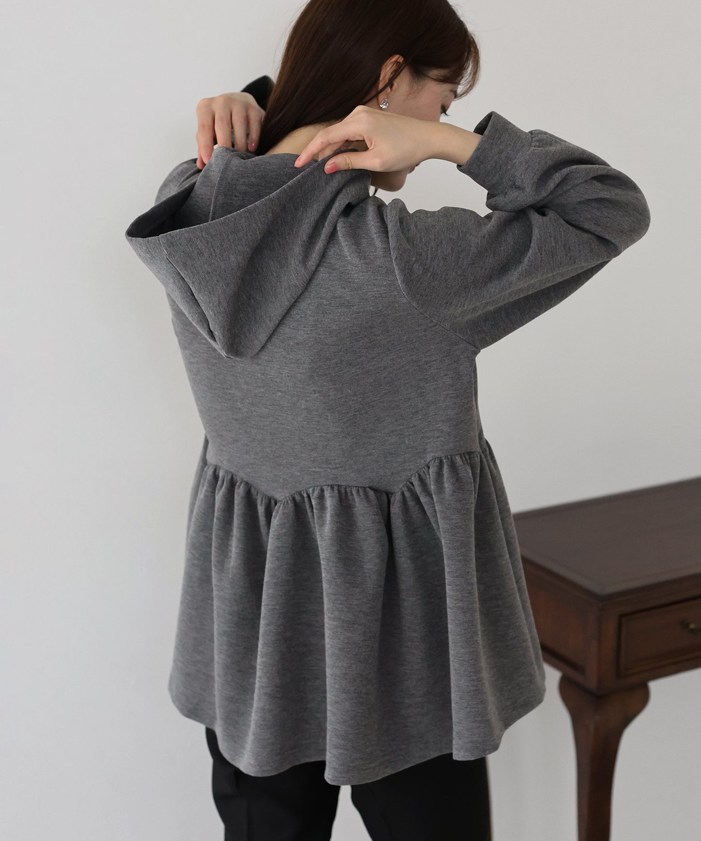 【早割5%OFF】ペプラムパーカー