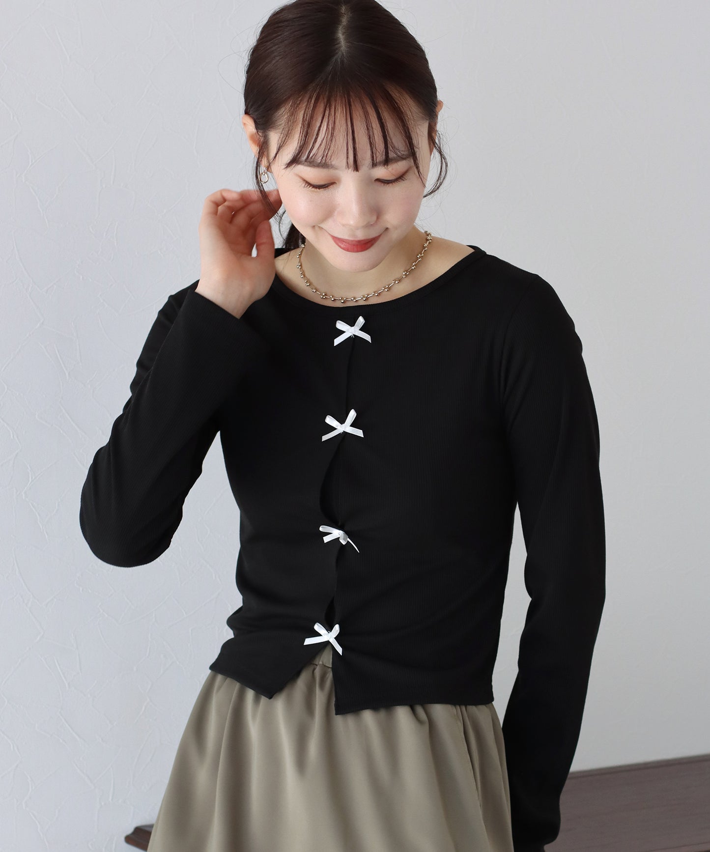 【SALE】ミニリボン付きホールデザインカットソー【ネコポス】