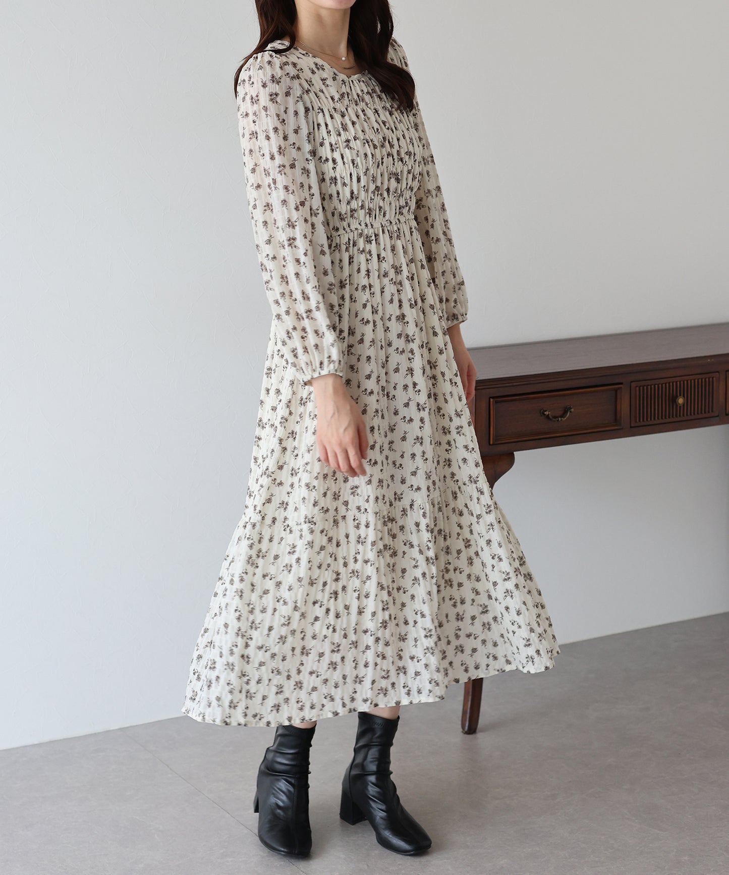 【早割5%OFF】花柄シャーリングワンピース