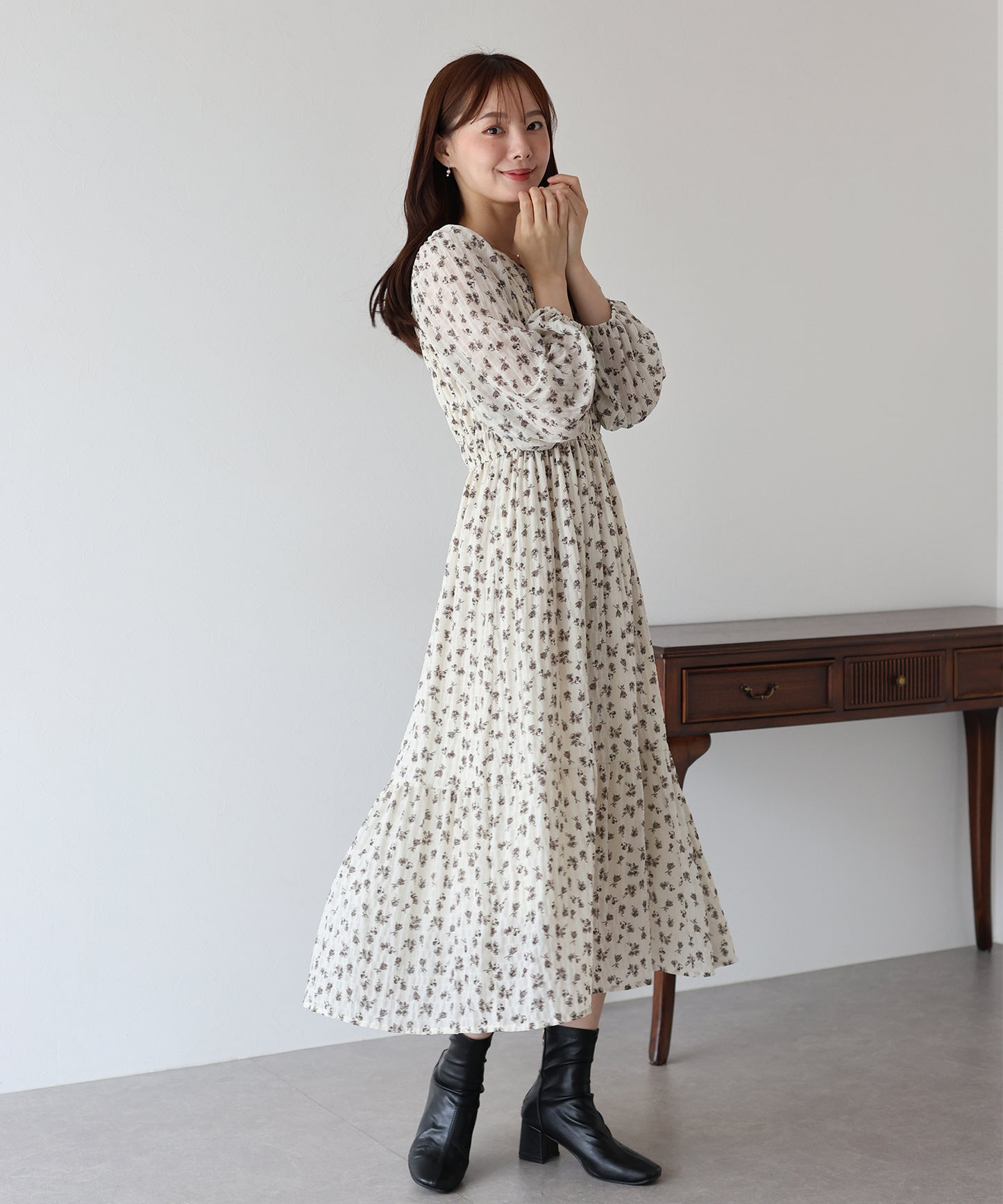【早割5%OFF】花柄シャーリングワンピース