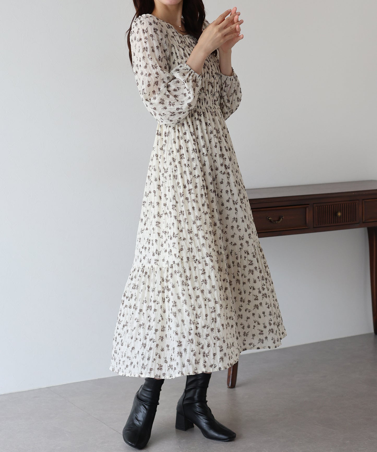 【早割5%OFF】花柄シャーリングワンピース
