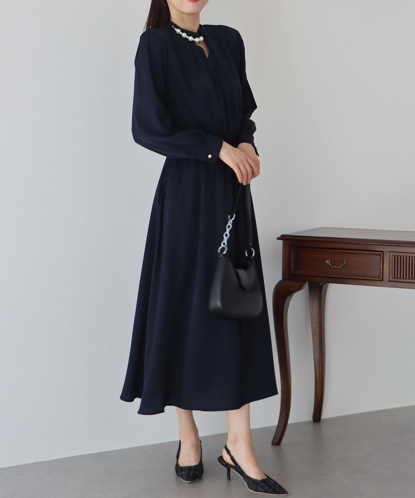 【SALE】パール付きスタンドカラーワンピース