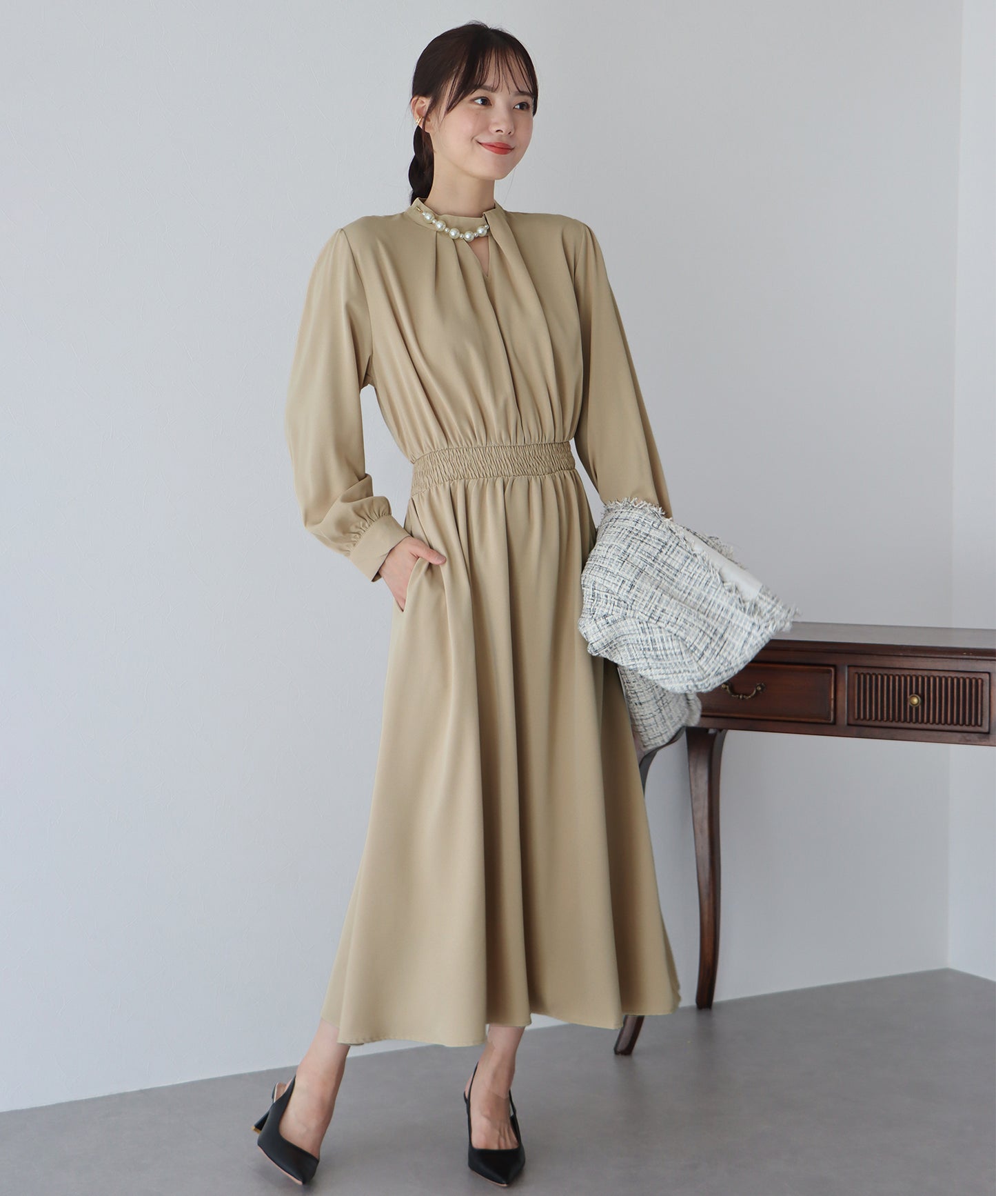 【SALE】パール付きスタンドカラーワンピース