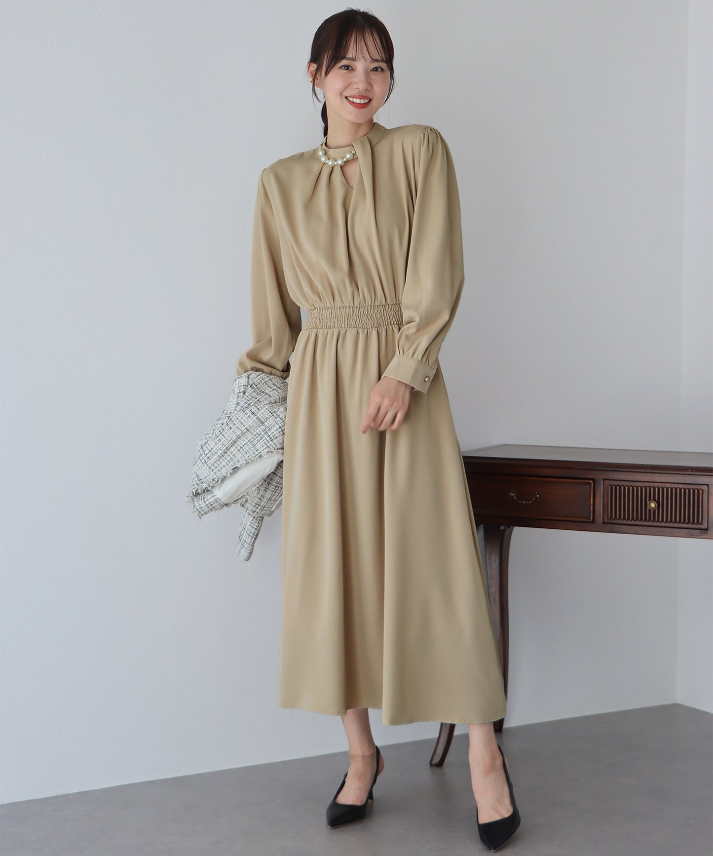 【SALE】パール付きスタンドカラーワンピース