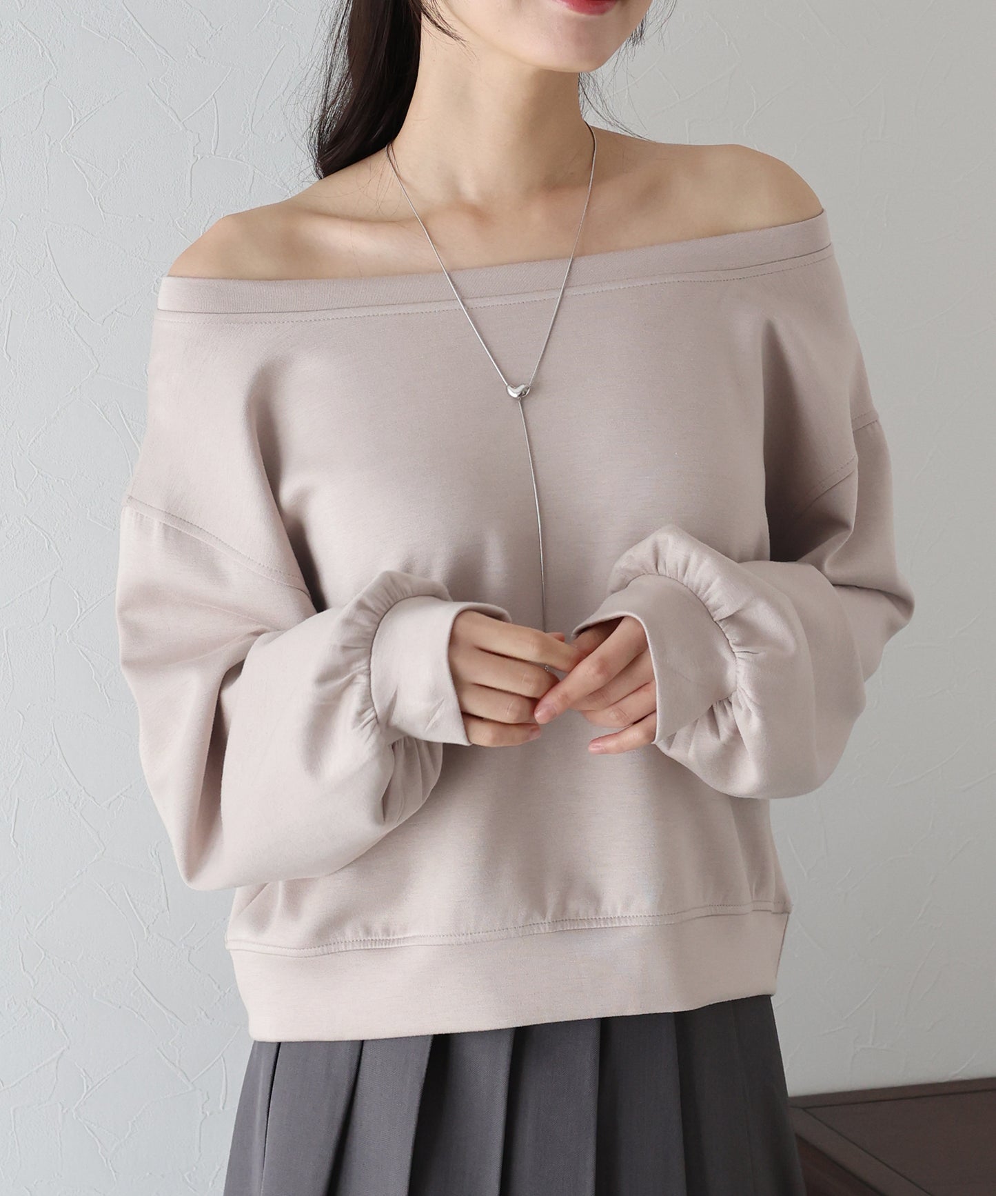 【SALE】オフショルダースウェット