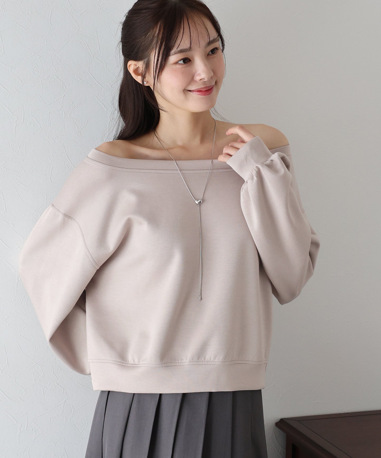 【SALE】オフショルダースウェット