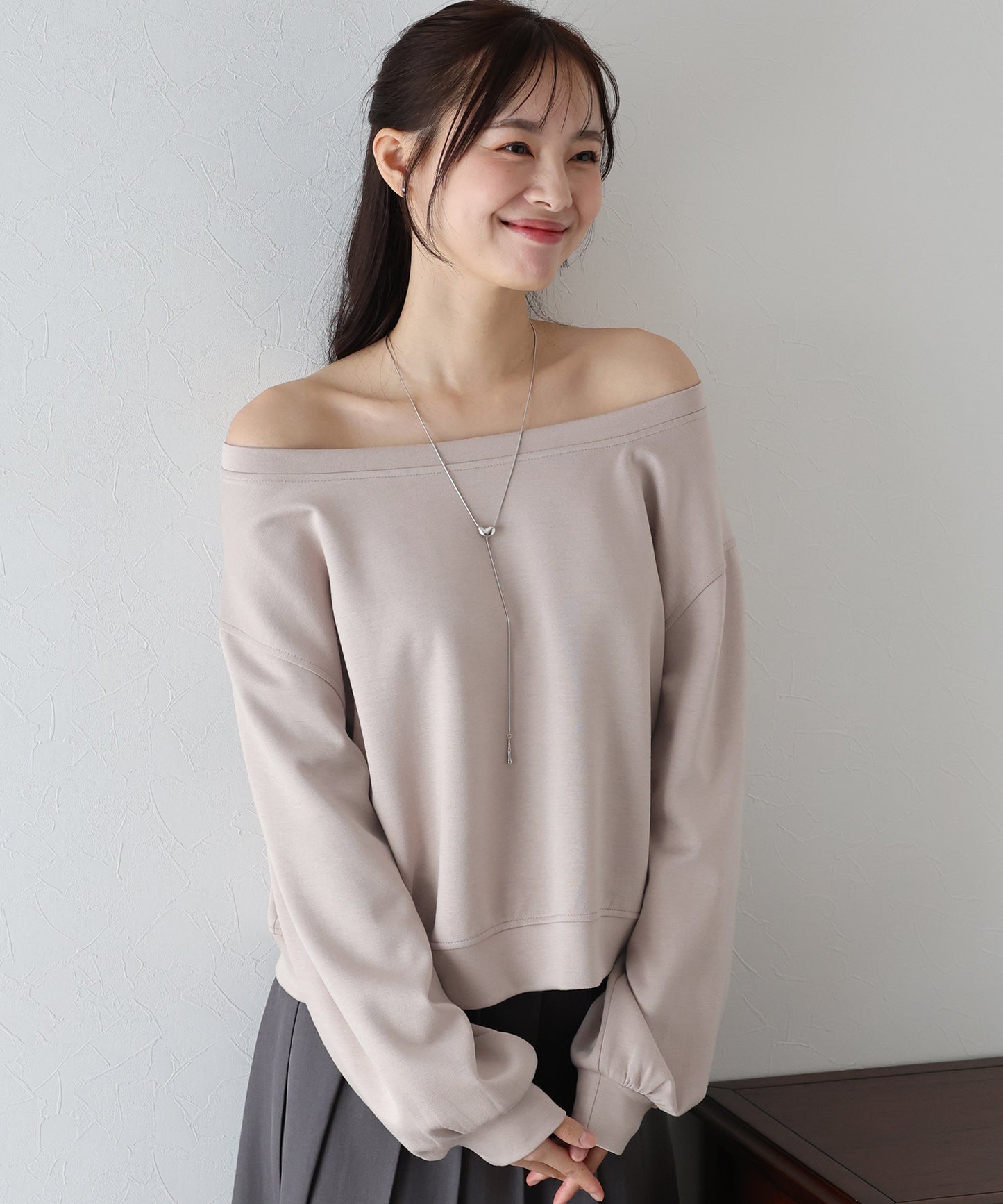 【SALE】オフショルダースウェット
