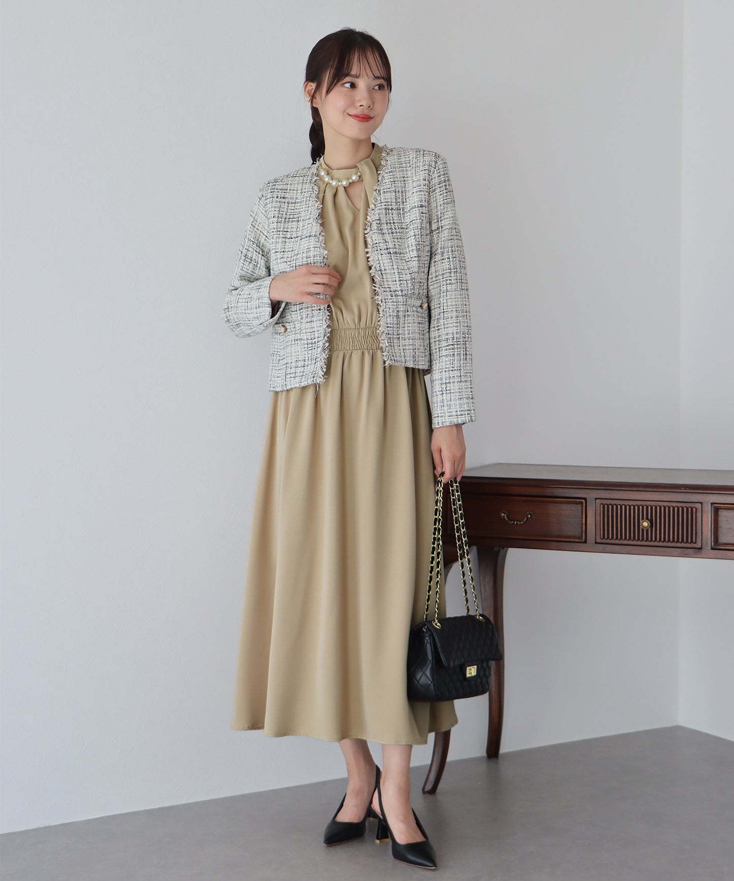 【SALE】パール付きスタンドカラーワンピース