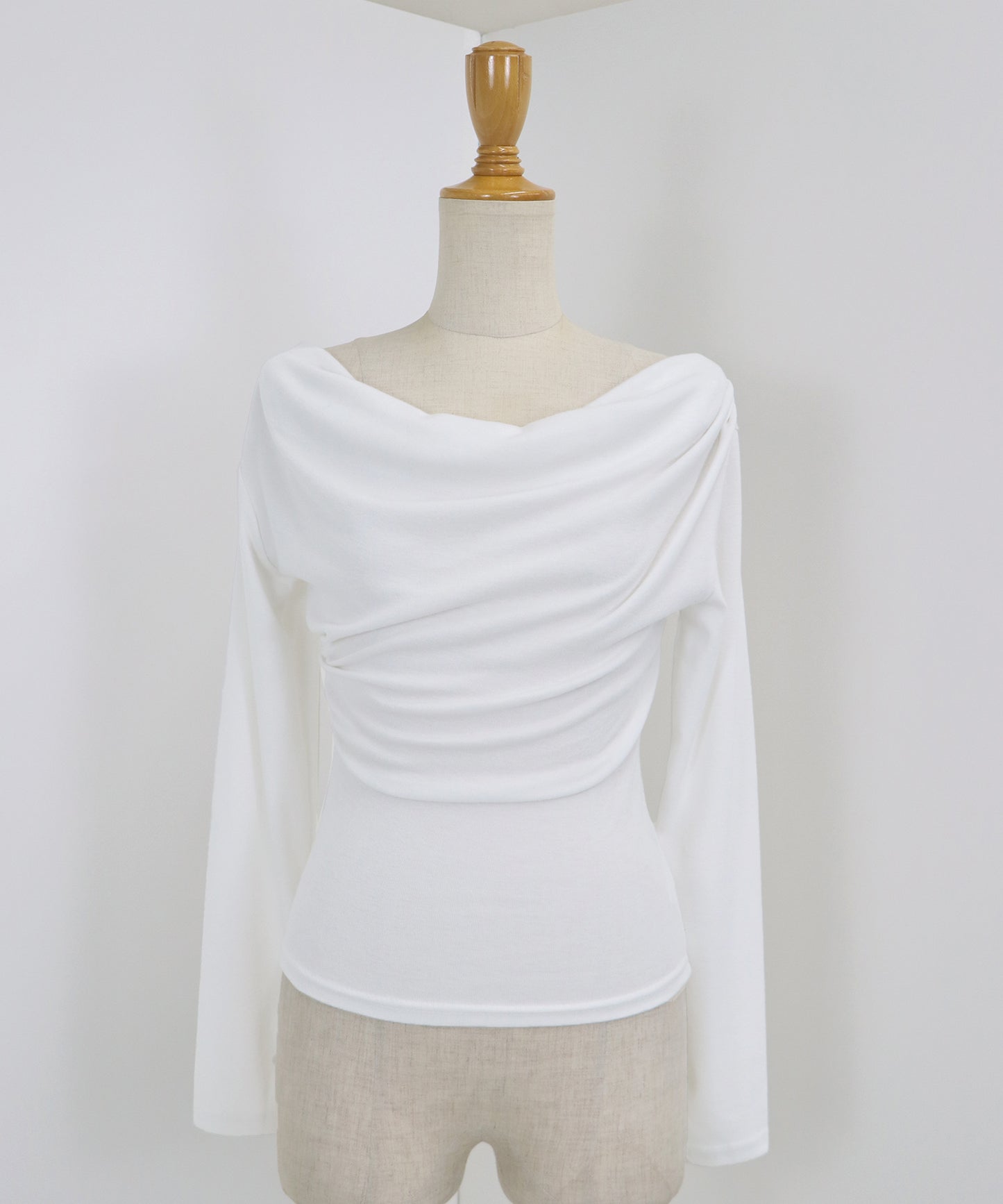 ドレープネックオフショルトップス