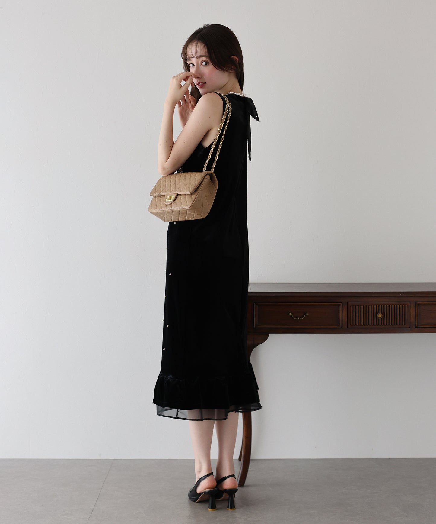 【早割5%OFF】パール付きベロアワンピース