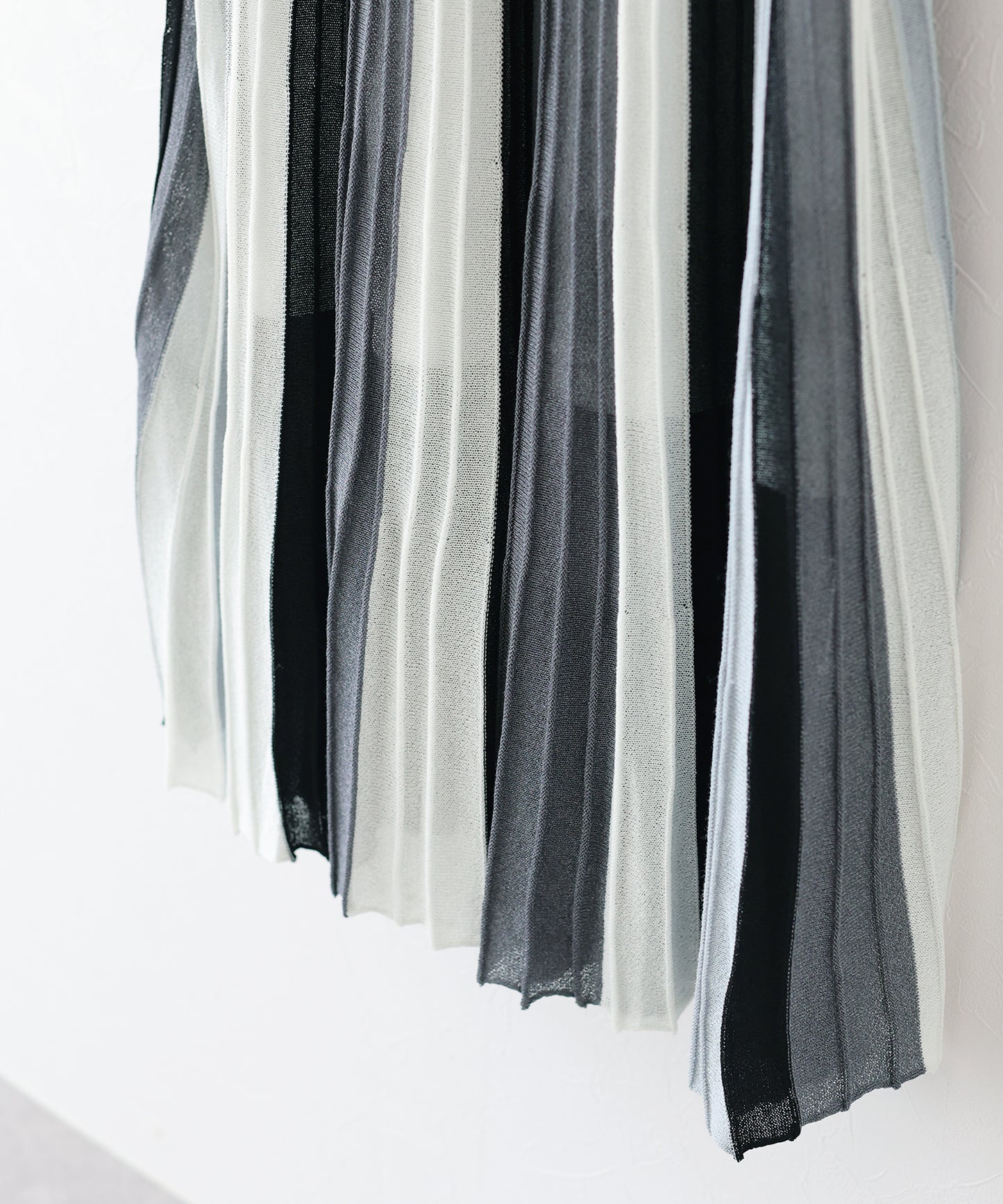 【SALE】ラメストライプニットワンピース