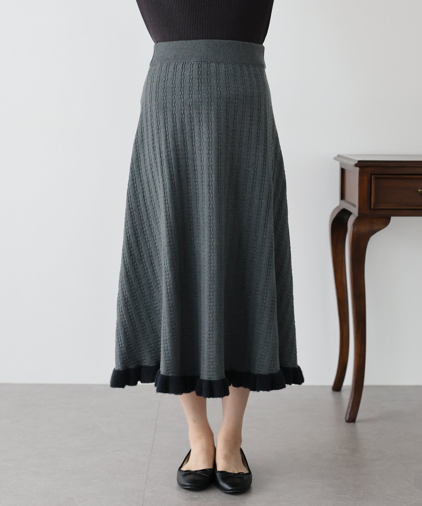 【SALE】裾フリルニットスカート