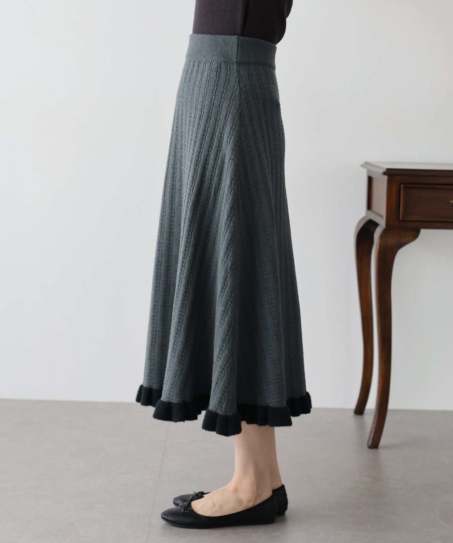 【SALE】裾フリルニットスカート