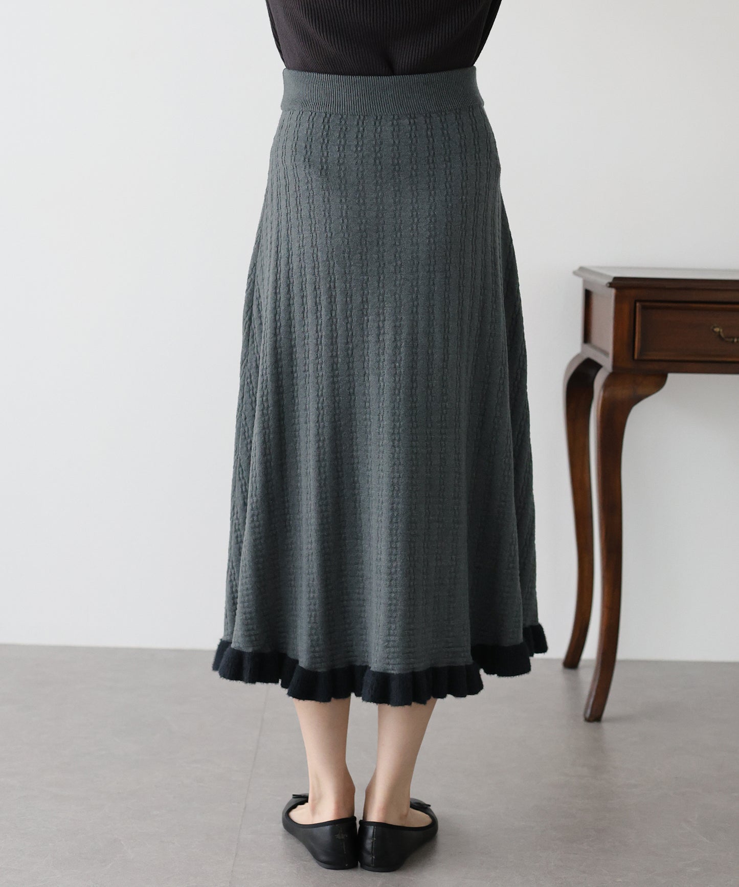 【SALE】裾フリルニットスカート