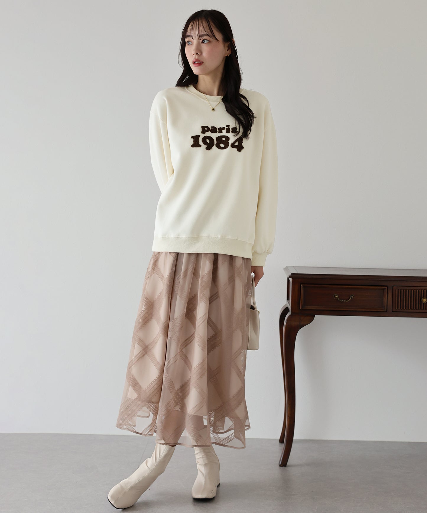 parisロゴスウェット