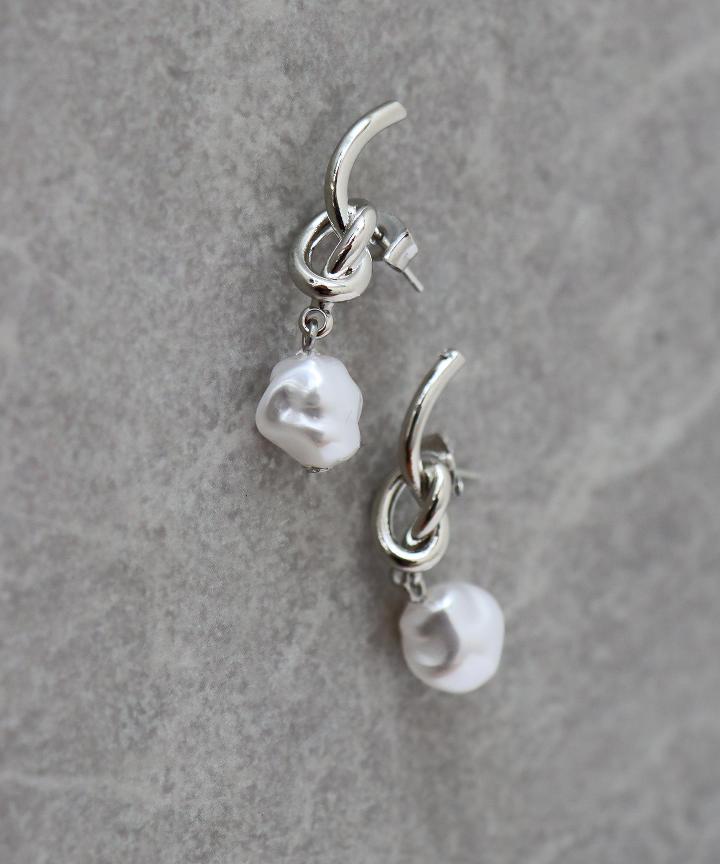 淡水パールノットピアス【ネコポス】