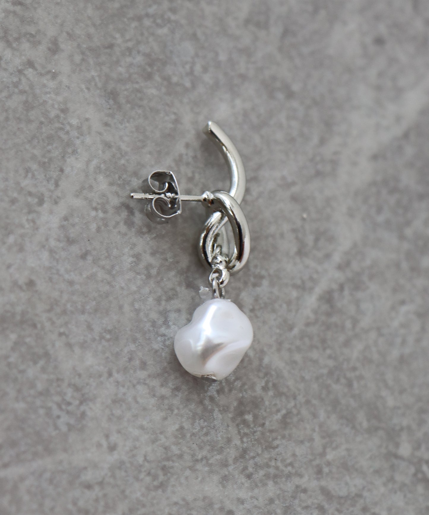 淡水パールノットピアス【ネコポス】