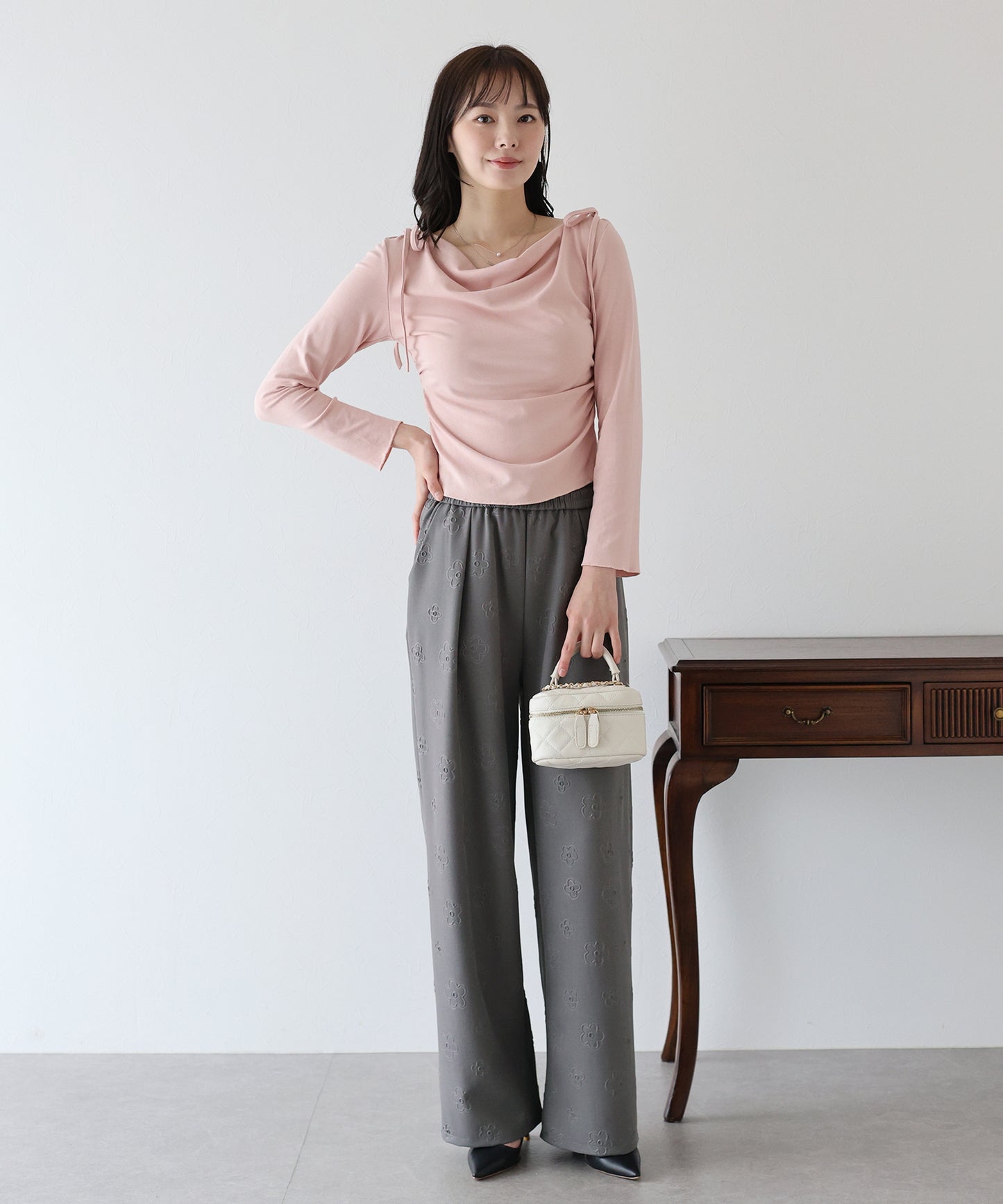 【SALE】フラワーエンボスワイドパンツ