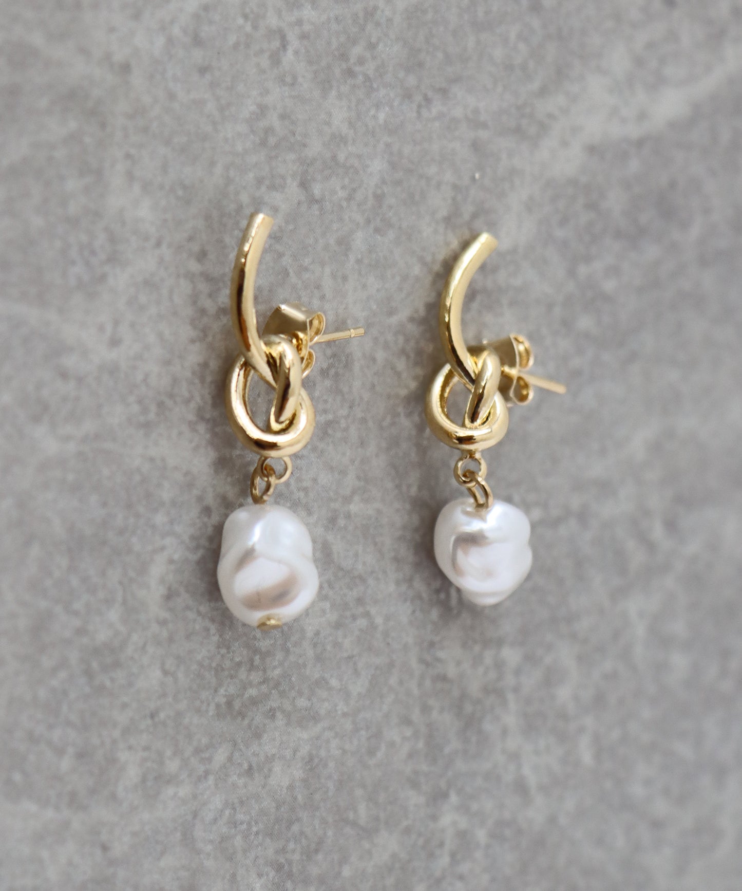 淡水パールノットピアス【ネコポス】